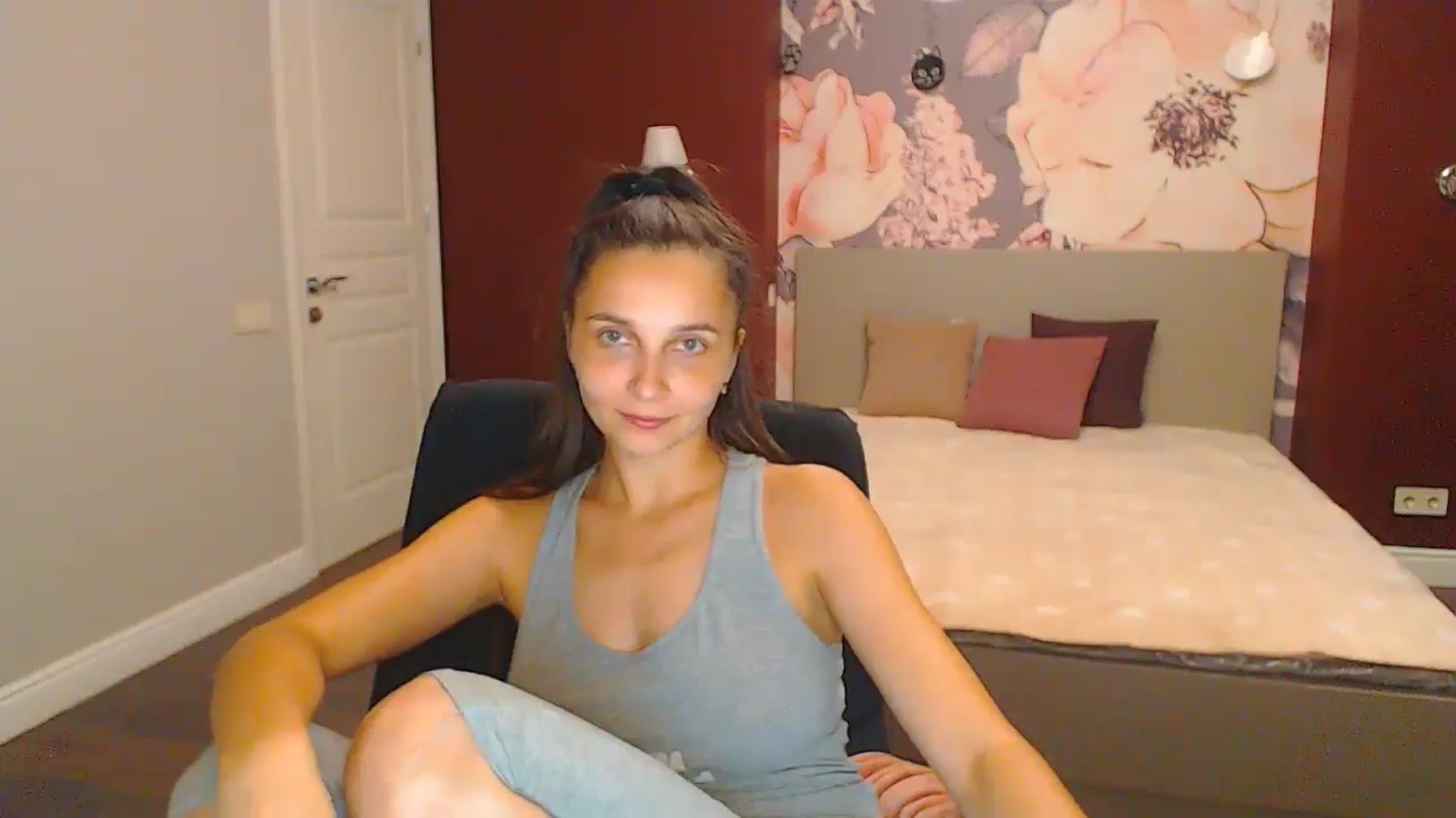 Gallery image thumbnail from Karina_Mils's myfreecams stream on, 08/17/2024, 17:51 image 19 of 20