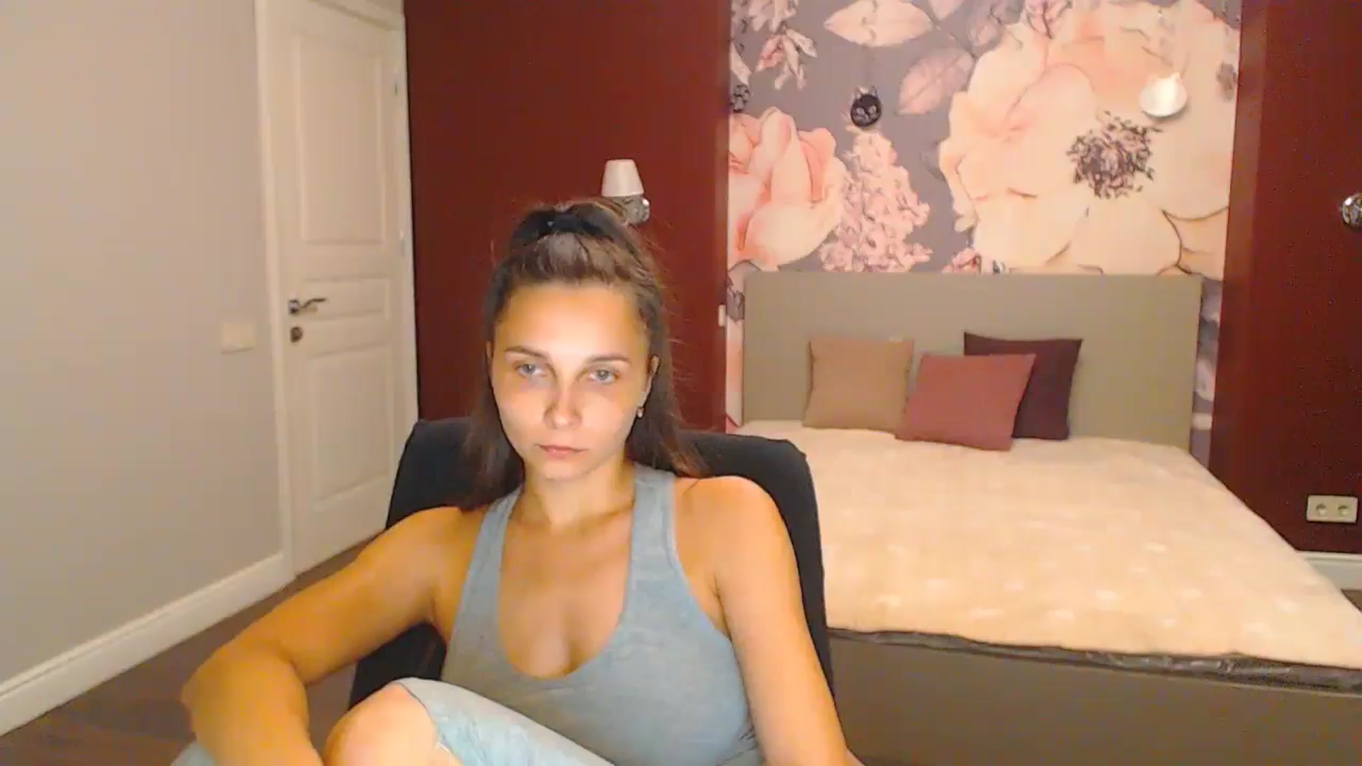 Gallery image thumbnail from Karina_Mils's myfreecams stream on, 08/17/2024, 17:51 image 14 of 20
