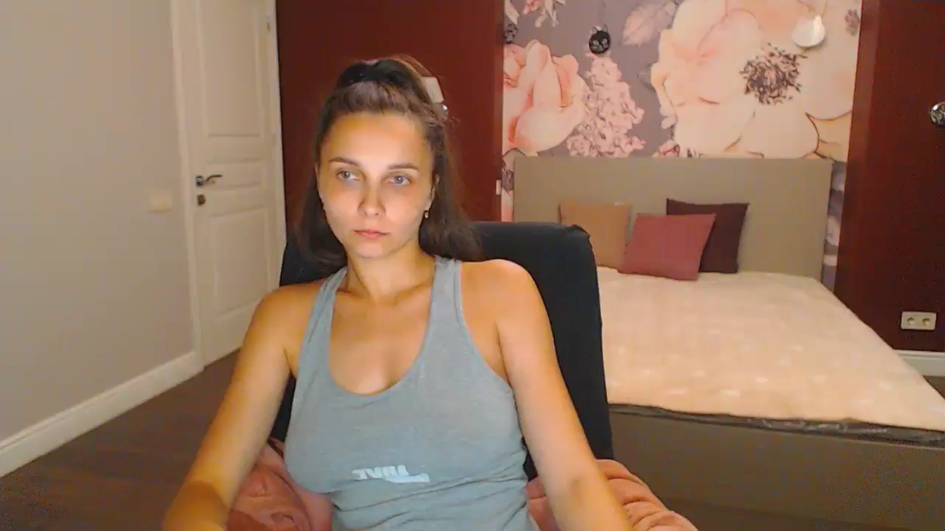 Gallery image thumbnail from Karina_Mils's myfreecams stream on, 08/17/2024, 17:51 image 3 of 20