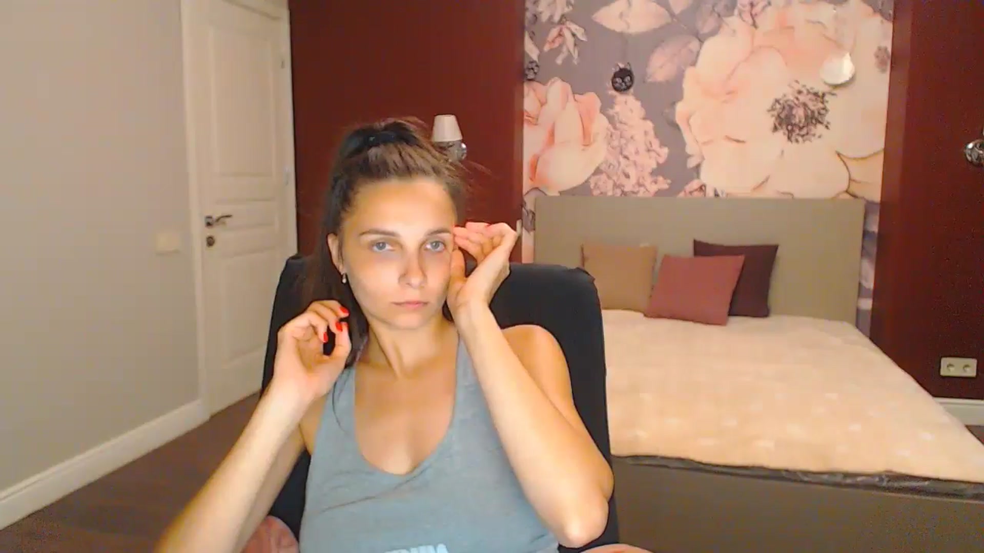 Gallery image thumbnail from Karina_Mils's myfreecams stream on, 08/17/2024, 17:51 image 10 of 20