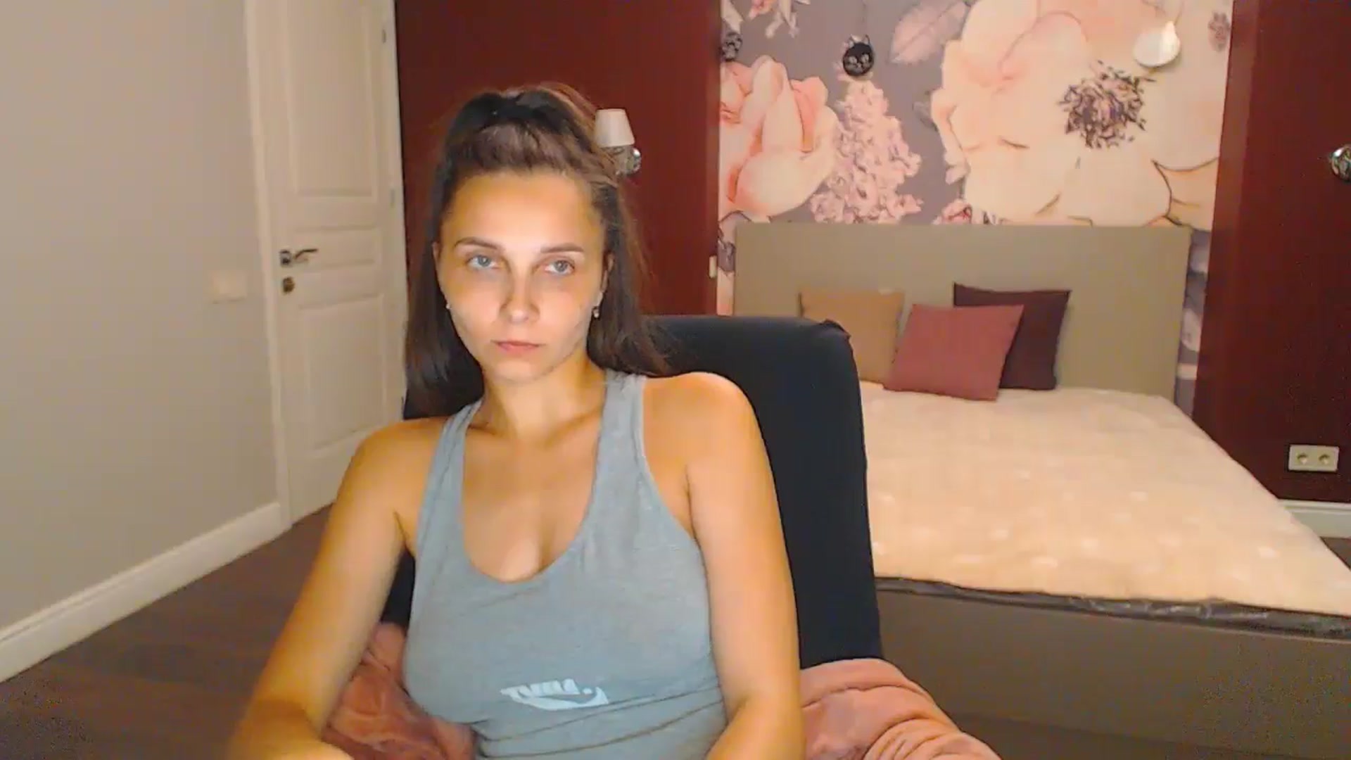 Gallery image thumbnail from Karina_Mils's myfreecams stream on, 08/17/2024, 17:51 image 5 of 20