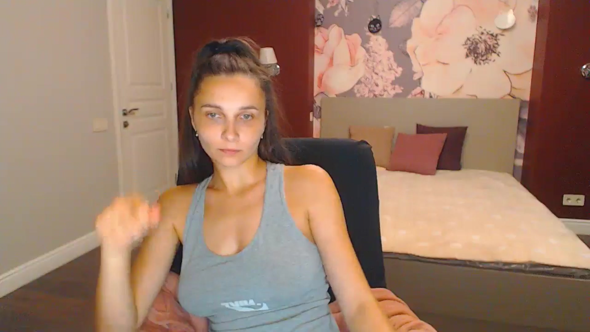 Gallery image thumbnail from Karina_Mils's myfreecams stream on, 08/17/2024, 17:51 image 6 of 20