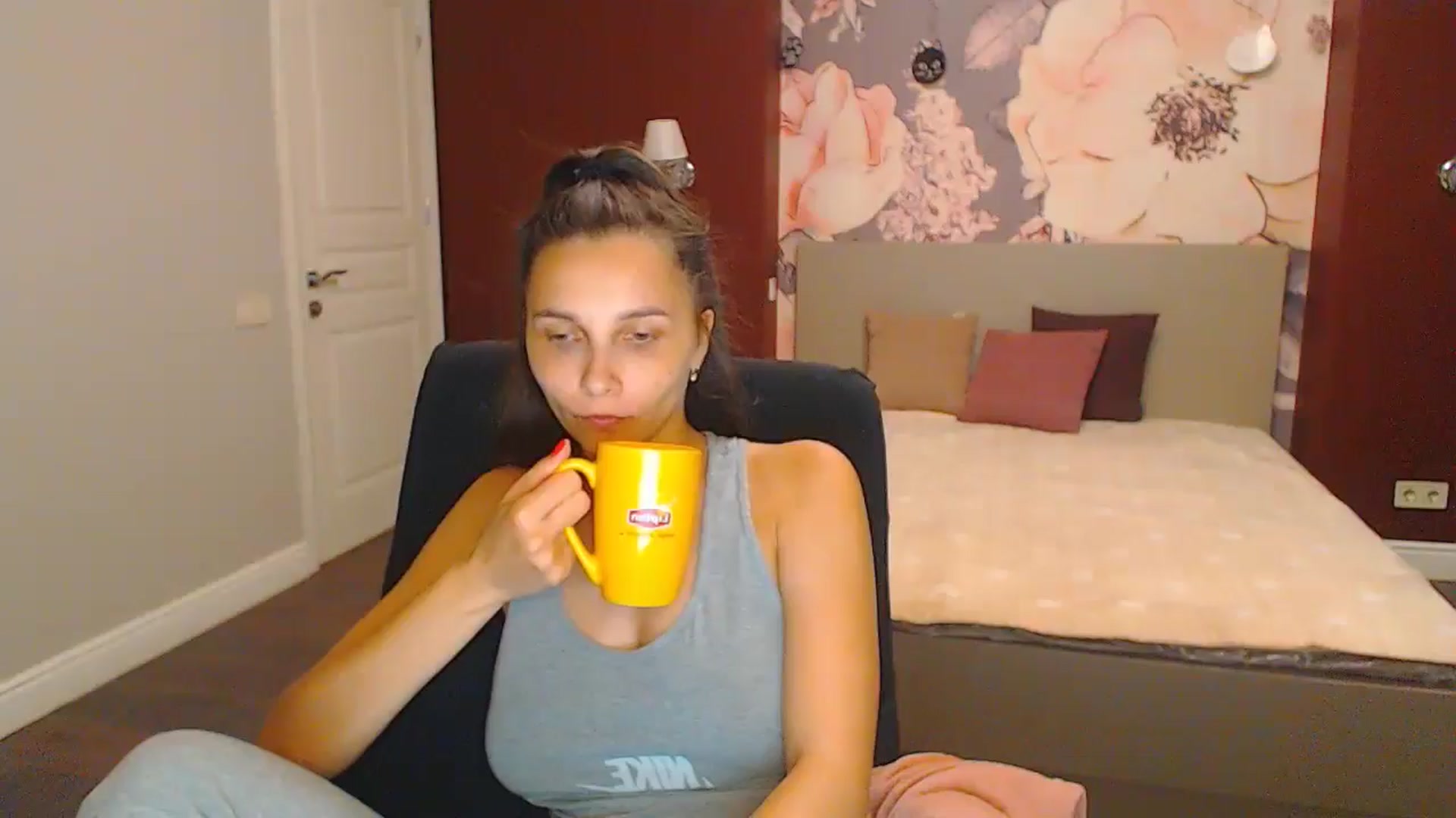 Gallery image thumbnail from Karina_Mils's myfreecams stream on, 08/17/2024, 18:20 image 1 of 20