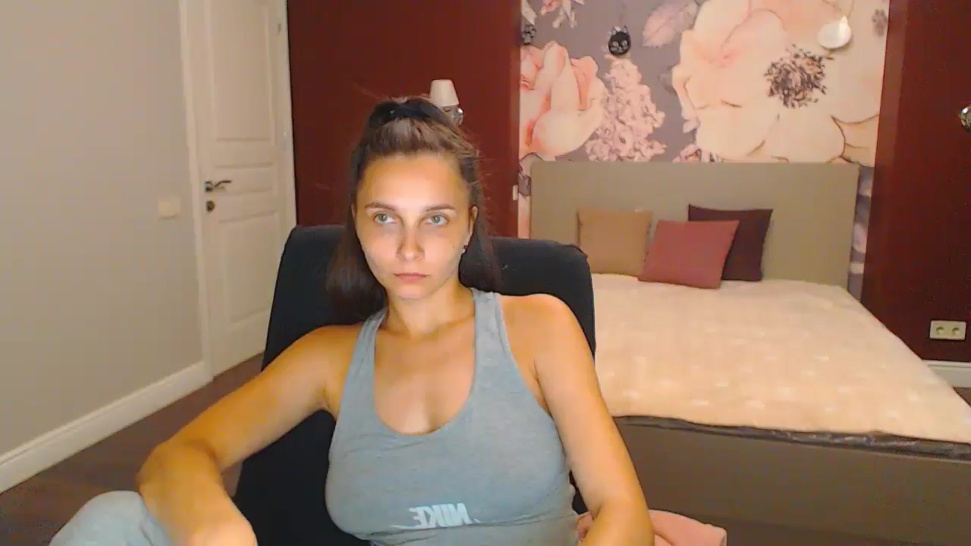 Gallery image thumbnail from Karina_Mils's myfreecams stream on, 08/17/2024, 18:20 image 2 of 20