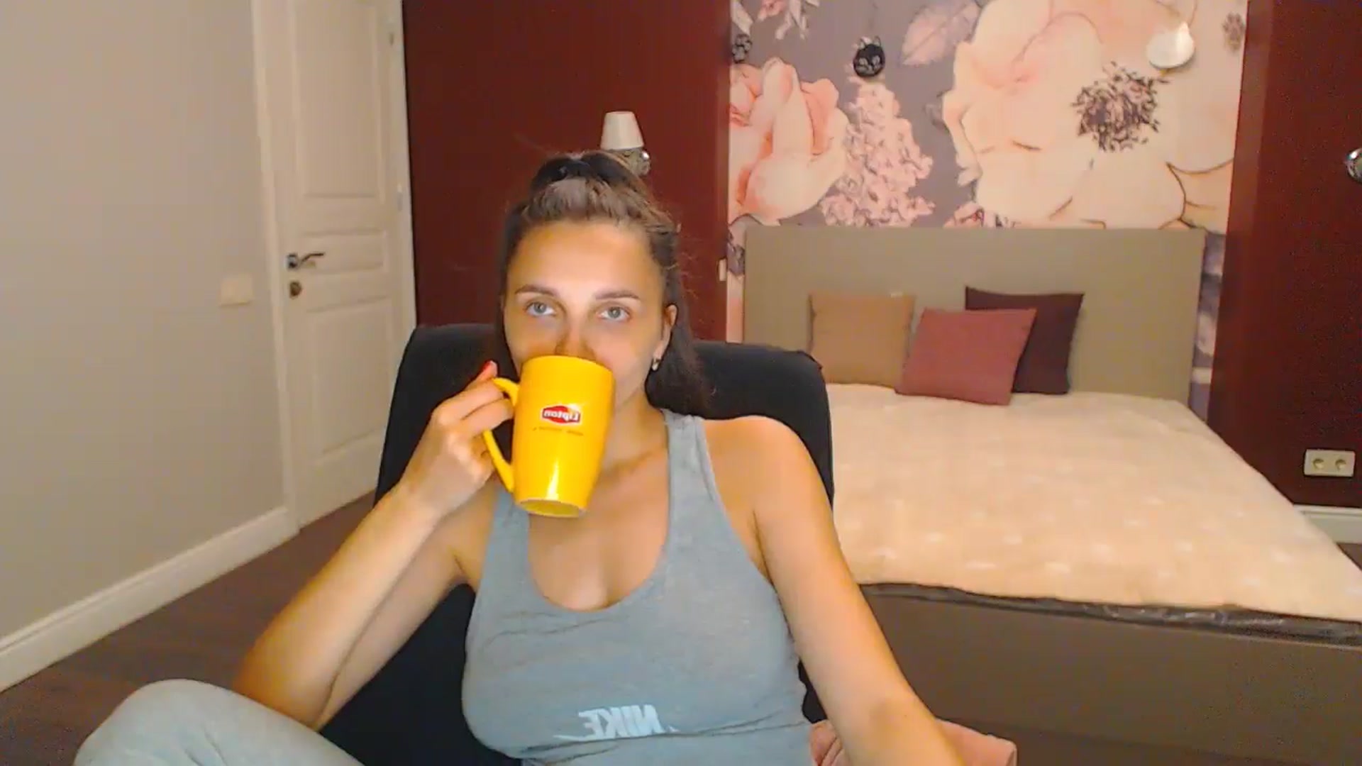 Gallery image thumbnail from Karina_Mils's myfreecams stream on, 08/17/2024, 18:20 image 3 of 20