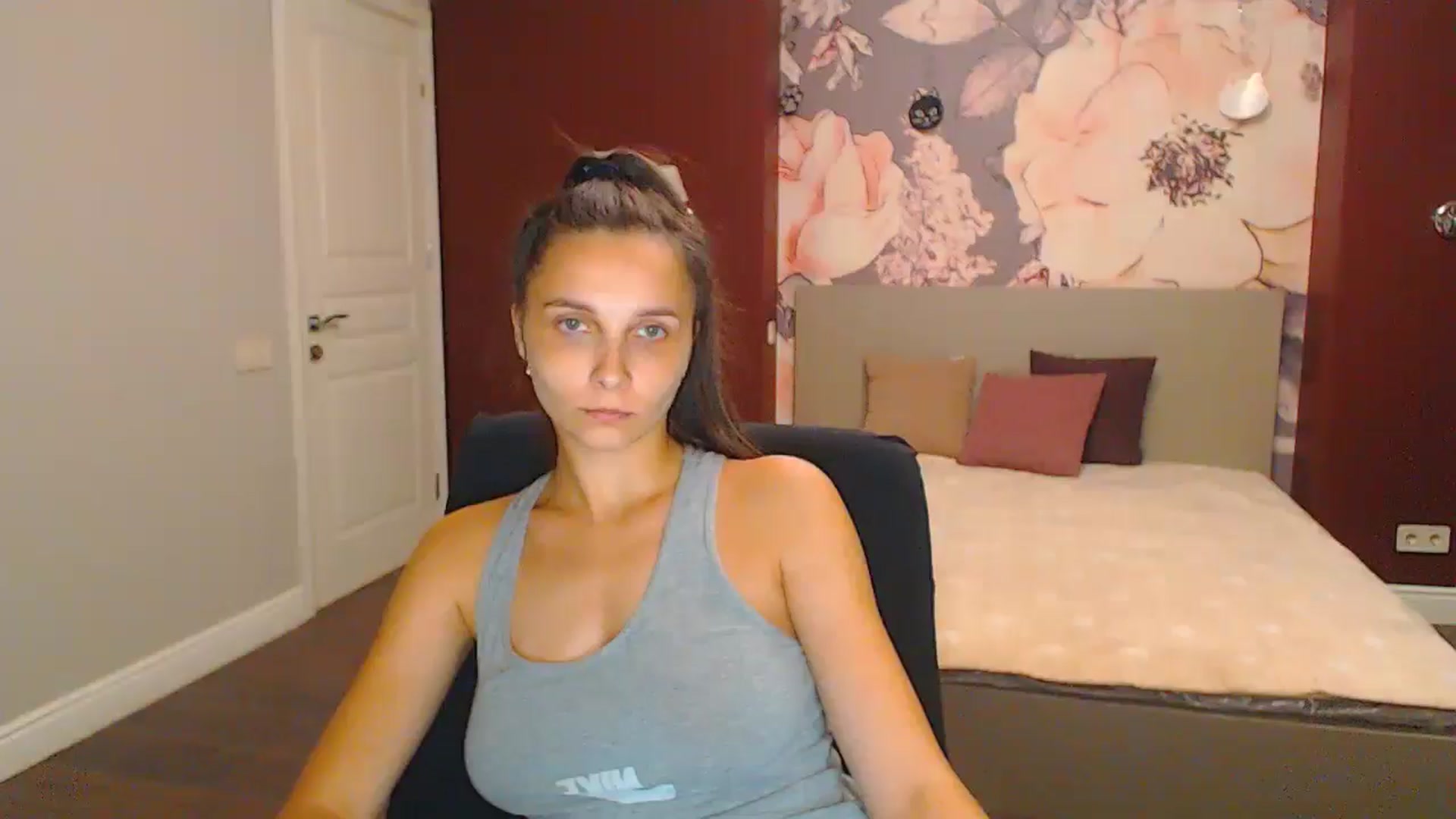 Gallery image thumbnail from Karina_Mils's myfreecams stream on, 08/17/2024, 18:20 image 20 of 20
