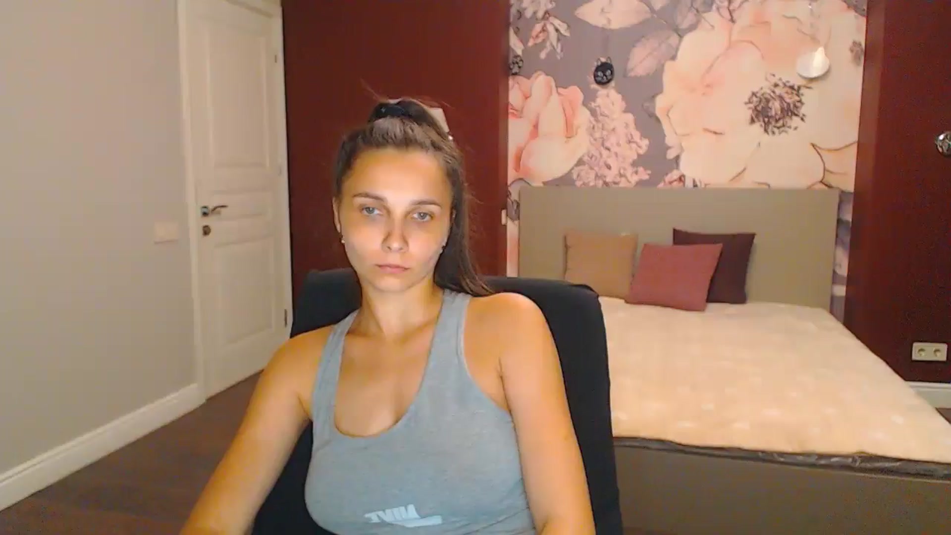Gallery image thumbnail from Karina_Mils's myfreecams stream on, 08/17/2024, 18:20 image 19 of 20