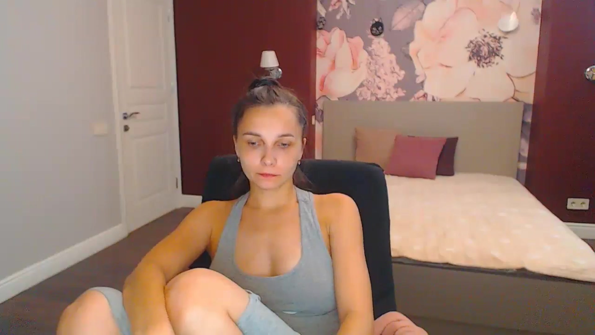 Gallery image thumbnail from Karina_Mils's myfreecams stream on, 08/18/2024, 14:58 image 16 of 20