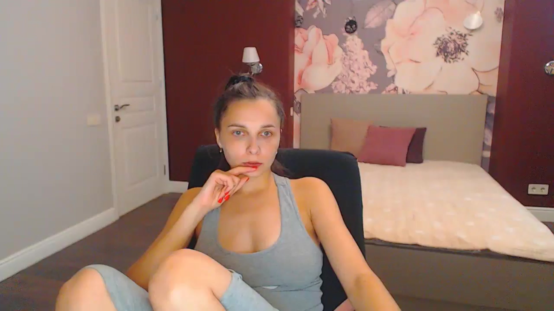 Gallery image thumbnail from Karina_Mils's myfreecams stream on, 08/18/2024, 14:58 image 18 of 20