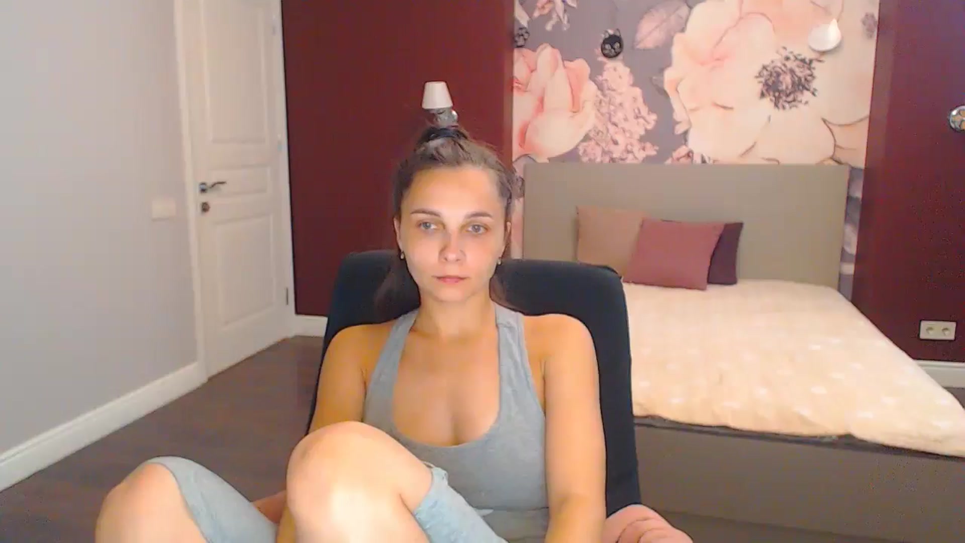 Gallery image thumbnail from Karina_Mils's myfreecams stream on, 08/18/2024, 14:58 image 8 of 20