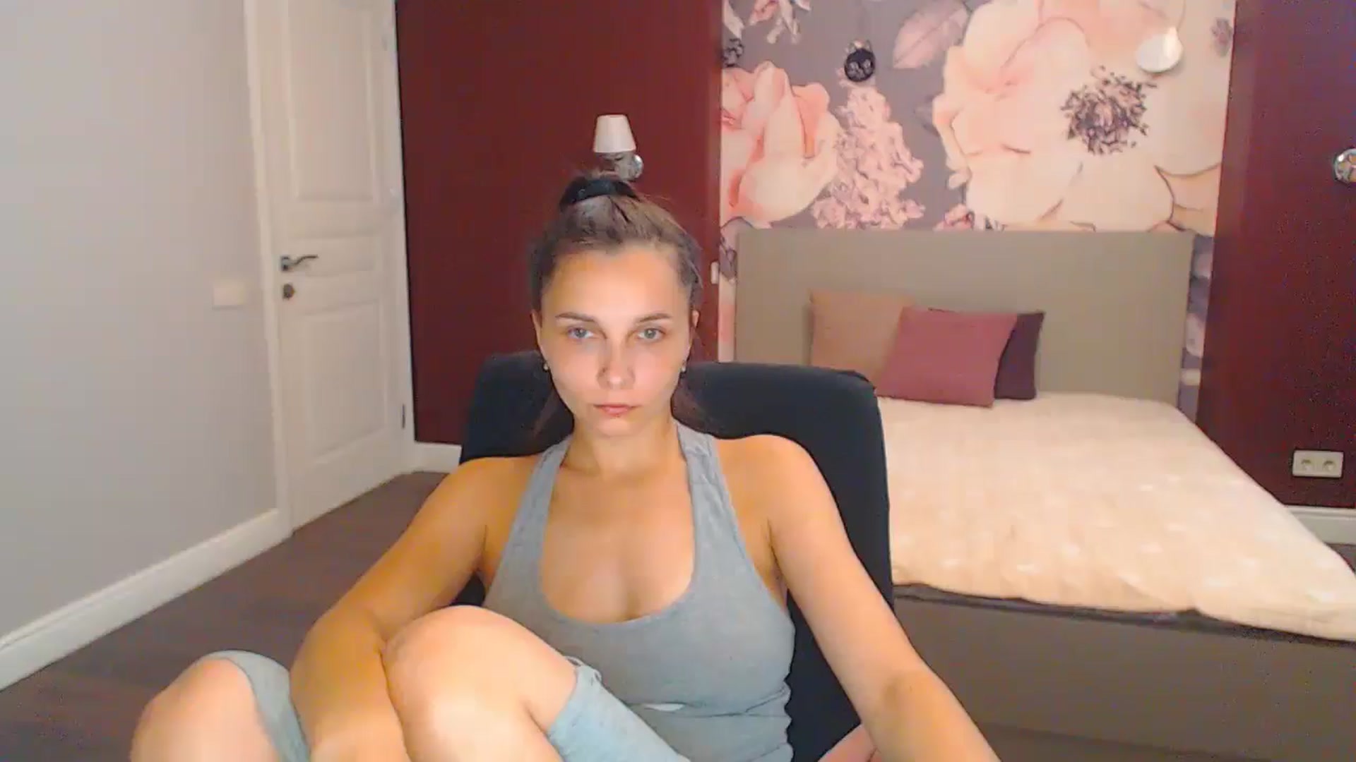 Gallery image thumbnail from Karina_Mils's myfreecams stream on, 08/18/2024, 14:58 image 13 of 20