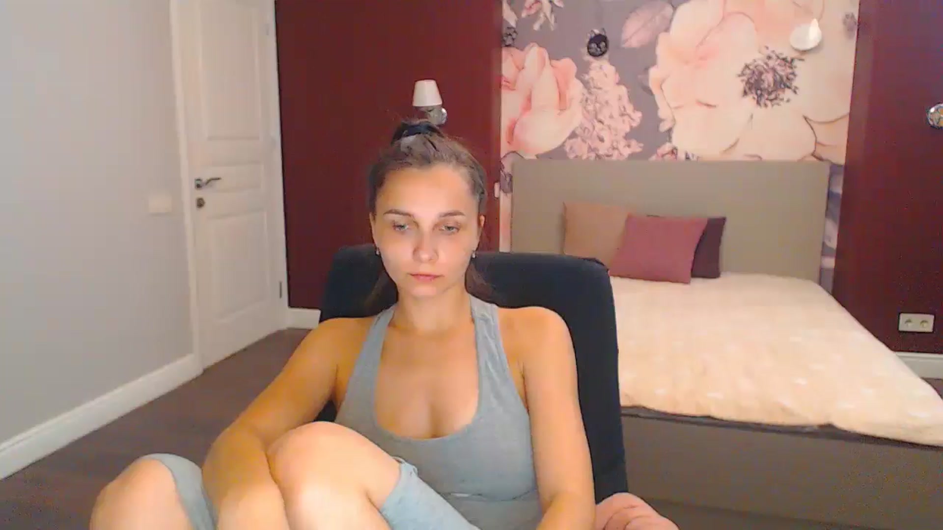 Gallery image thumbnail from Karina_Mils's myfreecams stream on, 08/18/2024, 14:58 image 14 of 20