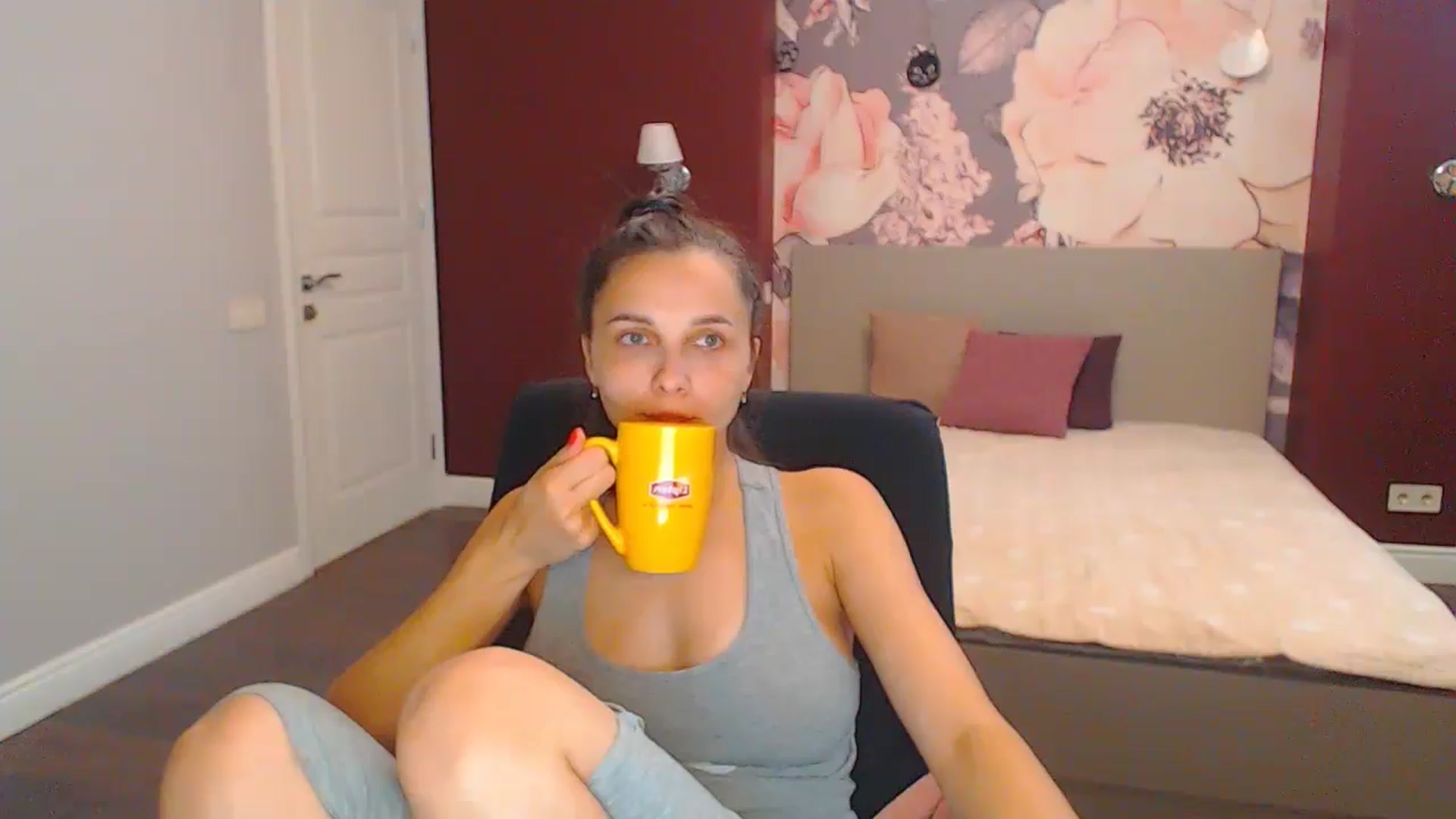 Gallery image thumbnail from Karina_Mils's myfreecams stream on, 08/18/2024, 14:58 image 9 of 20