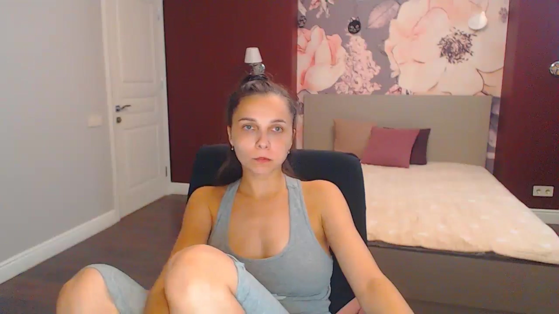 Gallery image thumbnail from Karina_Mils's myfreecams stream on, 08/18/2024, 14:58 image 4 of 20