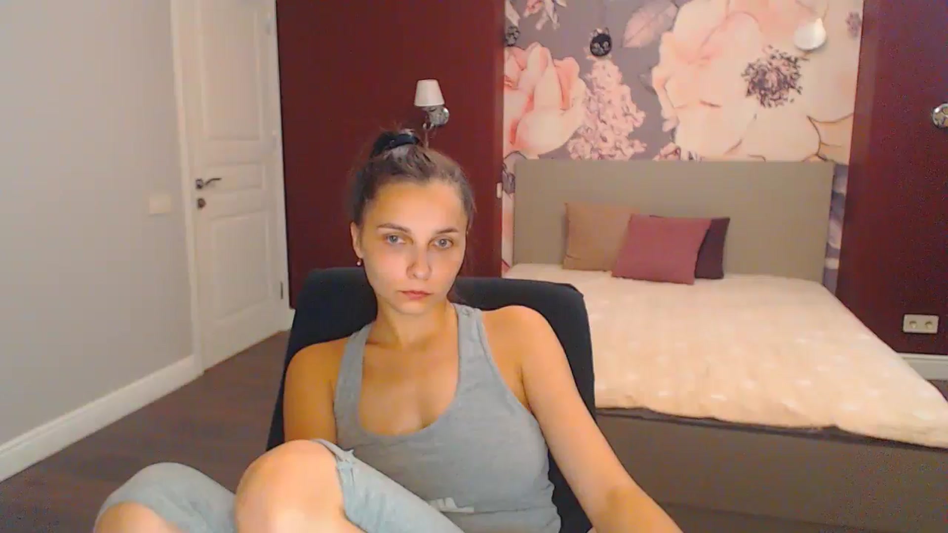 Gallery image thumbnail from Karina_Mils's myfreecams stream on, 08/18/2024, 15:39 image 13 of 20