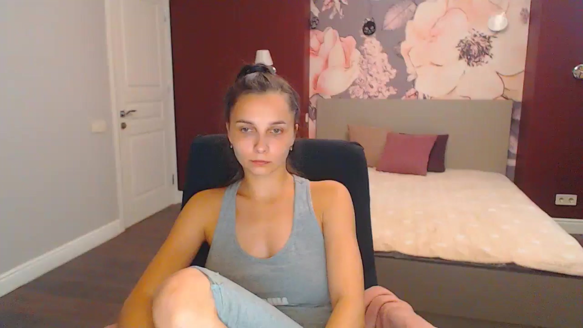 Gallery image thumbnail from Karina_Mils's myfreecams stream on, 08/18/2024, 15:39 image 1 of 20
