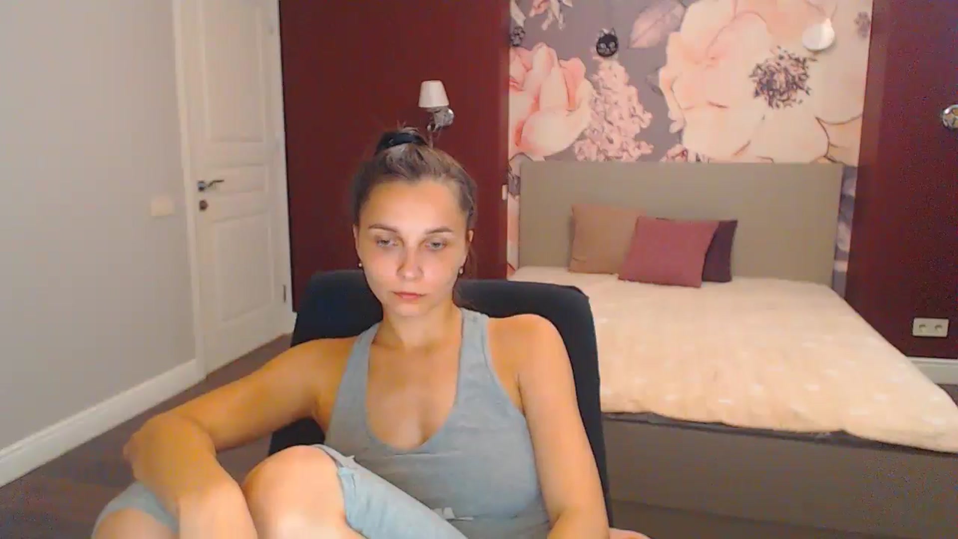 Gallery image thumbnail from Karina_Mils's myfreecams stream on, 08/18/2024, 15:39 image 14 of 20