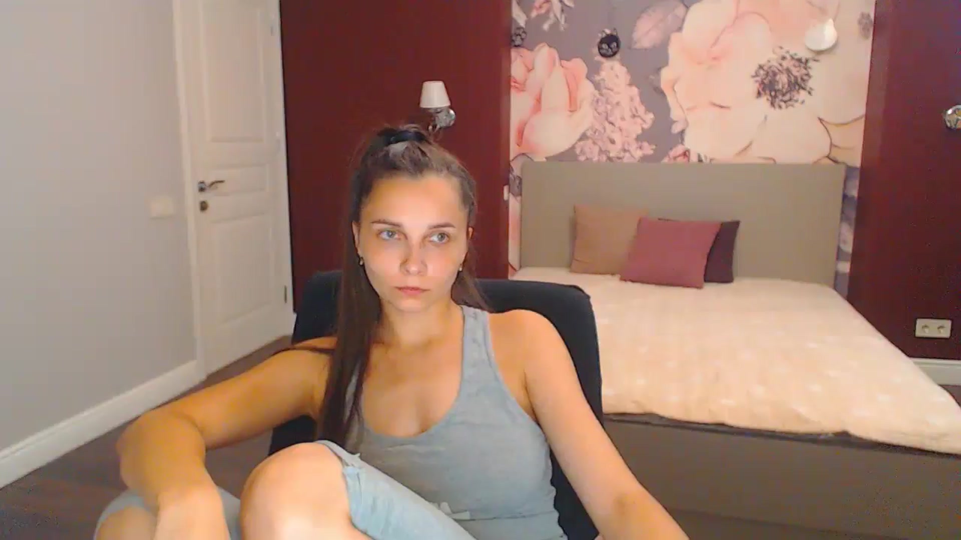 Gallery image thumbnail from Karina_Mils's myfreecams stream on, 08/18/2024, 15:39 image 8 of 20