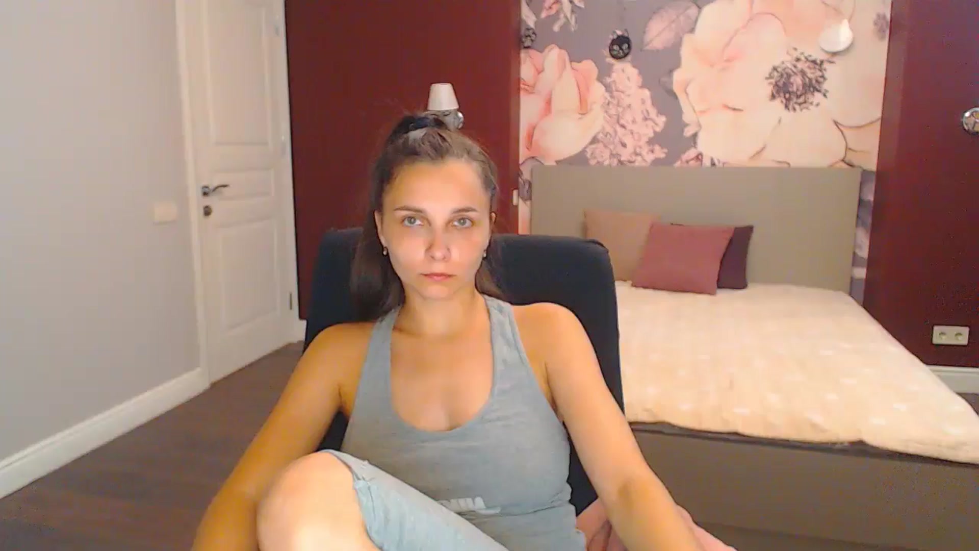 Gallery image thumbnail from Karina_Mils's myfreecams stream on, 08/18/2024, 15:39 image 3 of 20