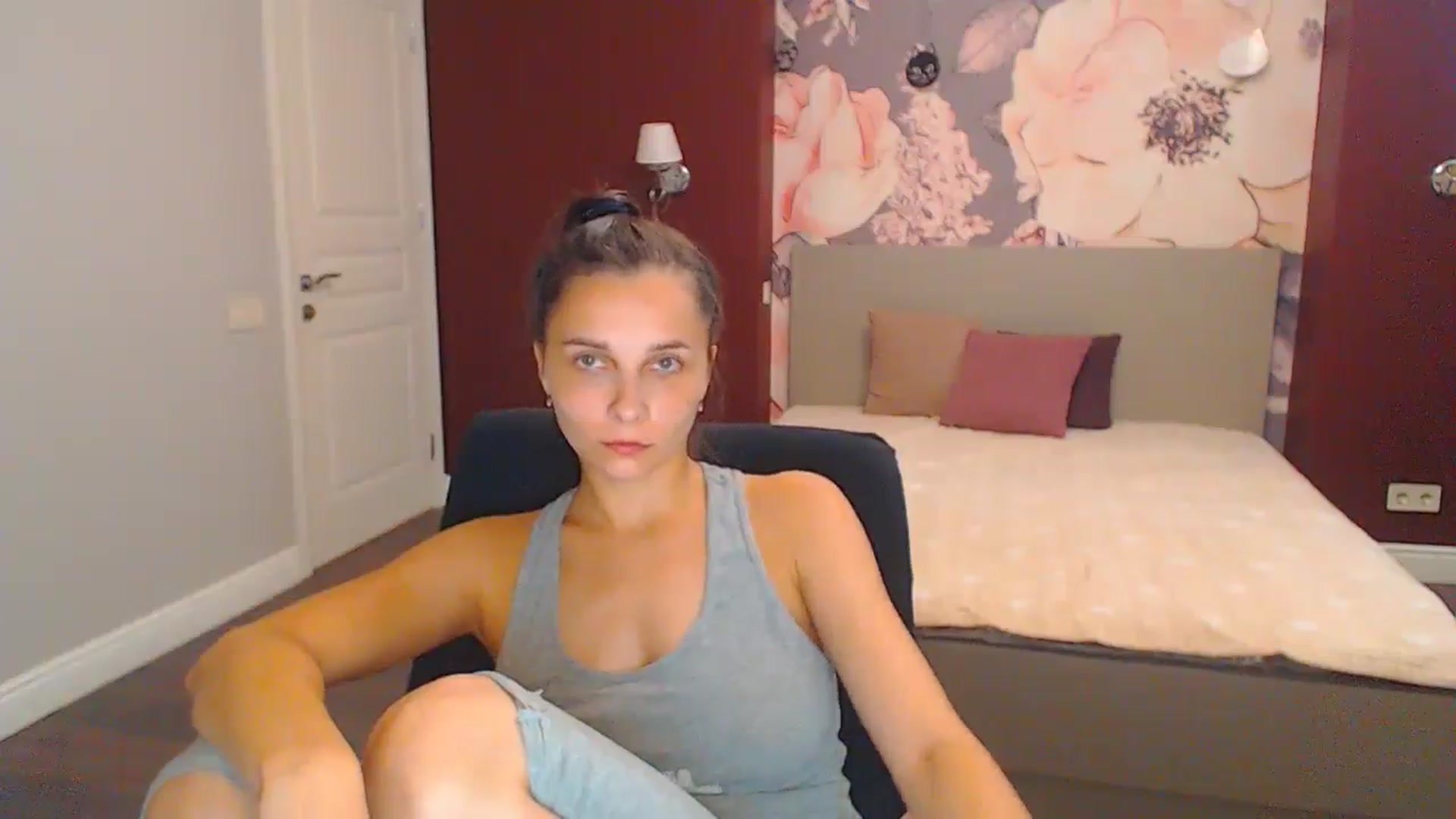 Gallery image thumbnail from Karina_Mils's myfreecams stream on, 08/18/2024, 15:39 image 9 of 20