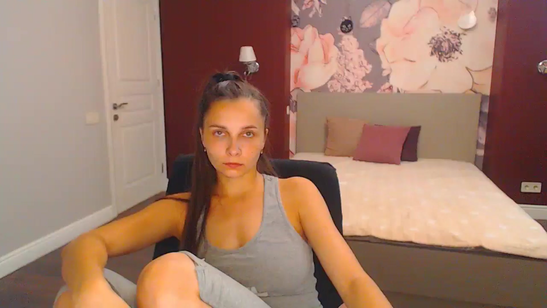 Gallery image thumbnail from Karina_Mils's myfreecams stream on, 08/18/2024, 15:39 image 7 of 20