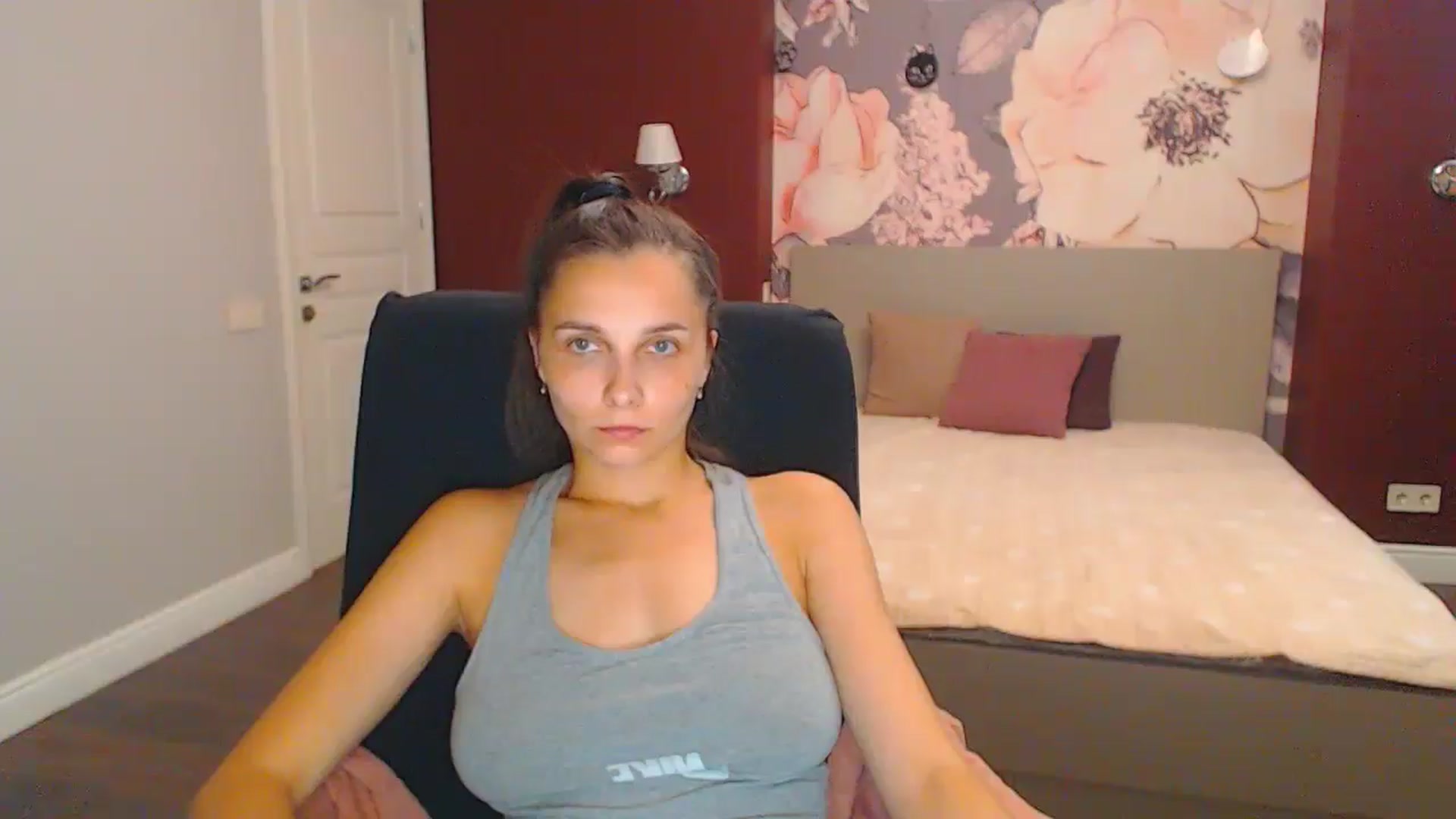 Gallery image thumbnail from Karina_Mils's myfreecams stream on, 08/18/2024, 15:39 image 18 of 20