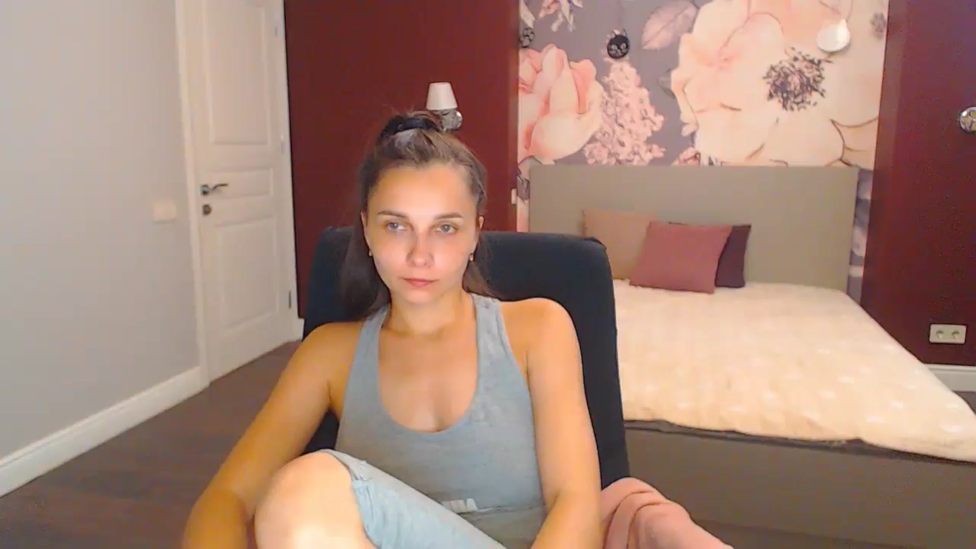 Gallery image thumbnail from Karina_Mils's myfreecams stream on, 08/18/2024, 15:39 image 4 of 20