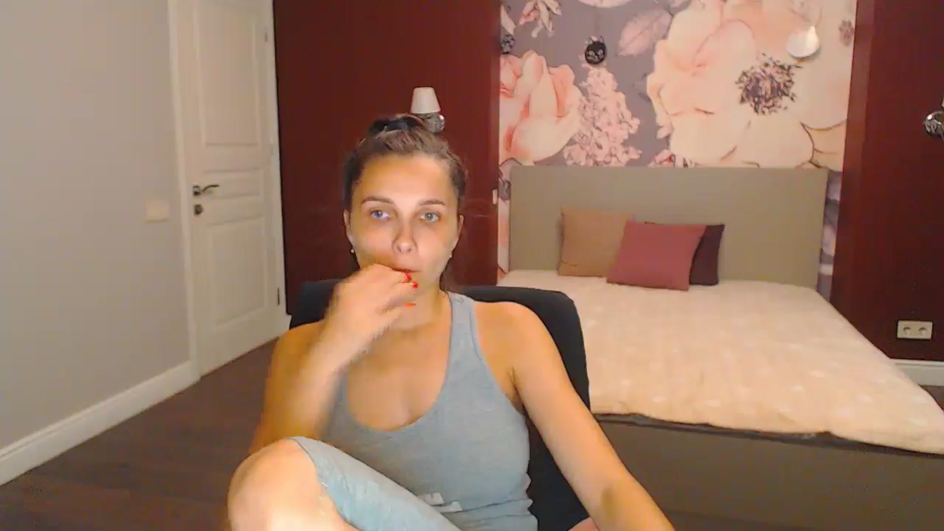 Gallery image thumbnail from Karina_Mils's myfreecams stream on, 08/18/2024, 16:19 image 20 of 20