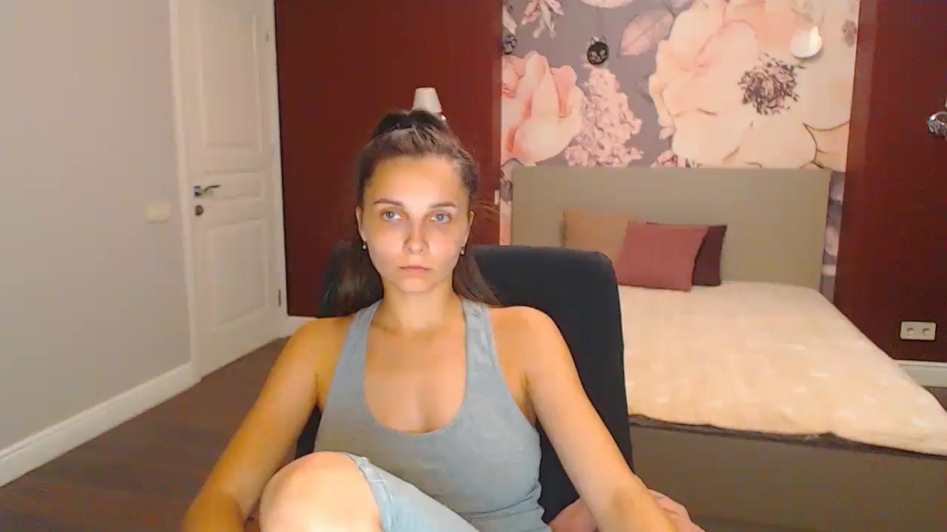 Gallery image thumbnail from Karina_Mils's myfreecams stream on, 08/18/2024, 16:19 image 11 of 20