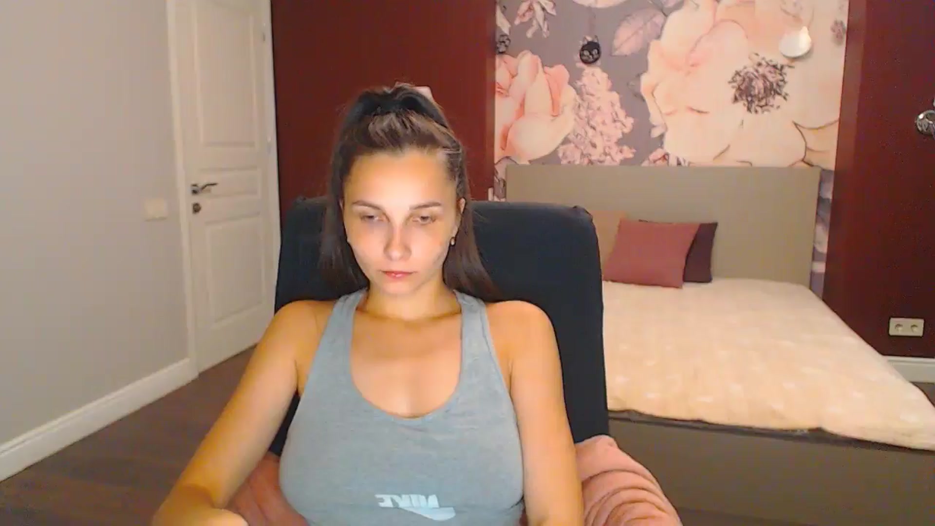 Gallery image thumbnail from Karina_Mils's myfreecams stream on, 08/18/2024, 16:19 image 2 of 20