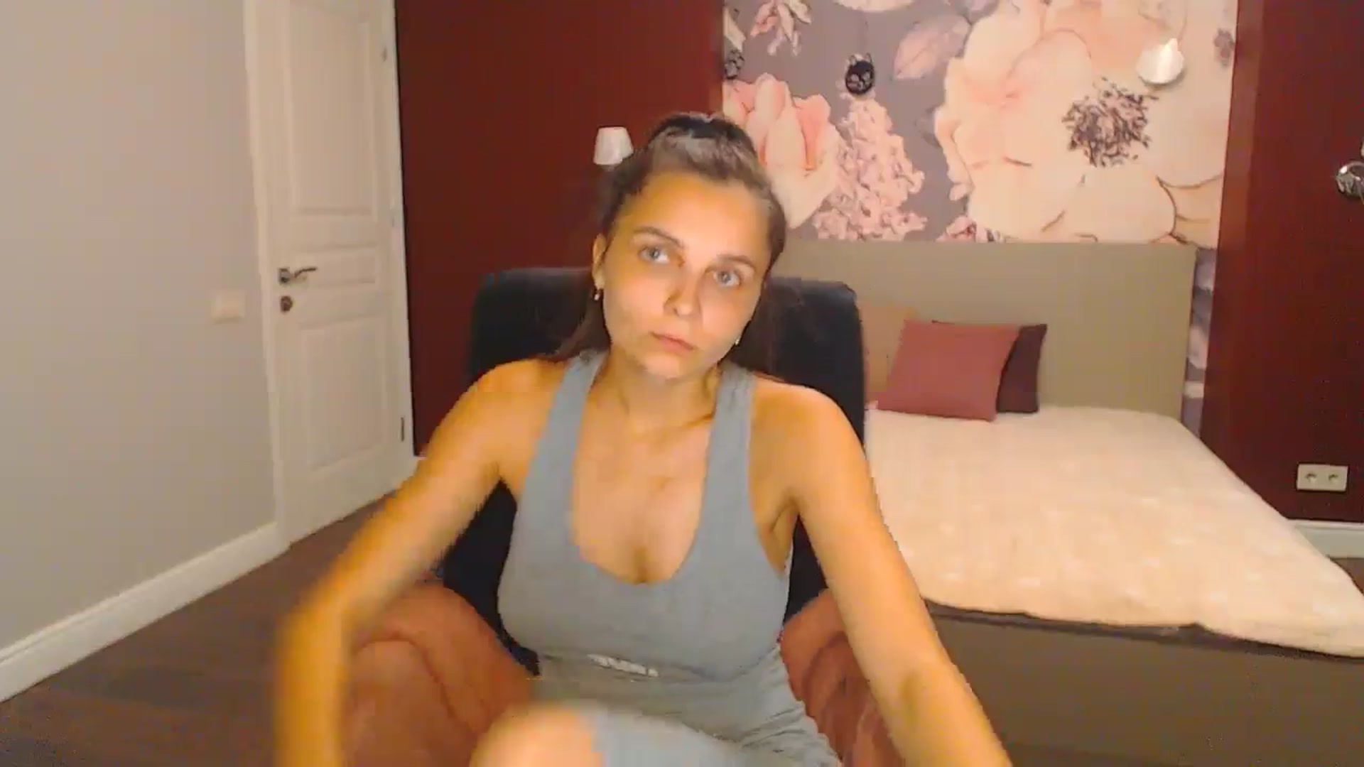 Gallery image thumbnail from Karina_Mils's myfreecams stream on, 08/18/2024, 16:19 image 15 of 20