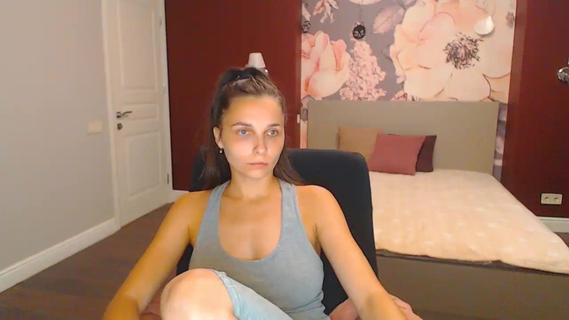 Gallery image thumbnail from Karina_Mils's myfreecams stream on, 08/18/2024, 16:19 image 10 of 20