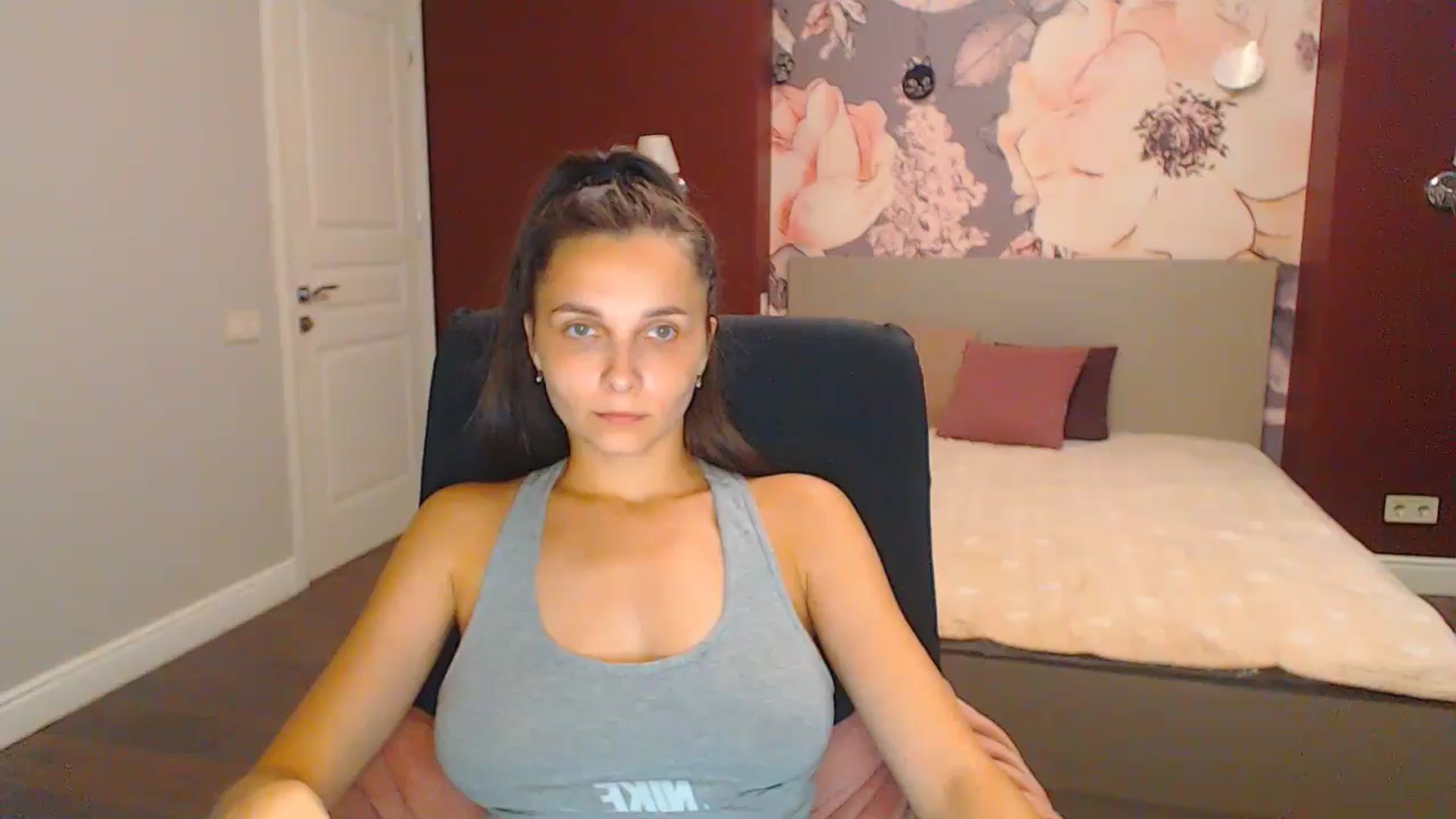 Gallery image thumbnail from Karina_Mils's myfreecams stream on, 08/18/2024, 16:19 image 4 of 20