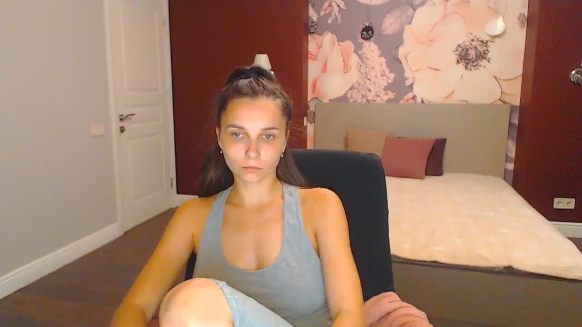Gallery image thumbnail from Karina_Mils's myfreecams stream on, 08/18/2024, 16:19 image 14 of 20