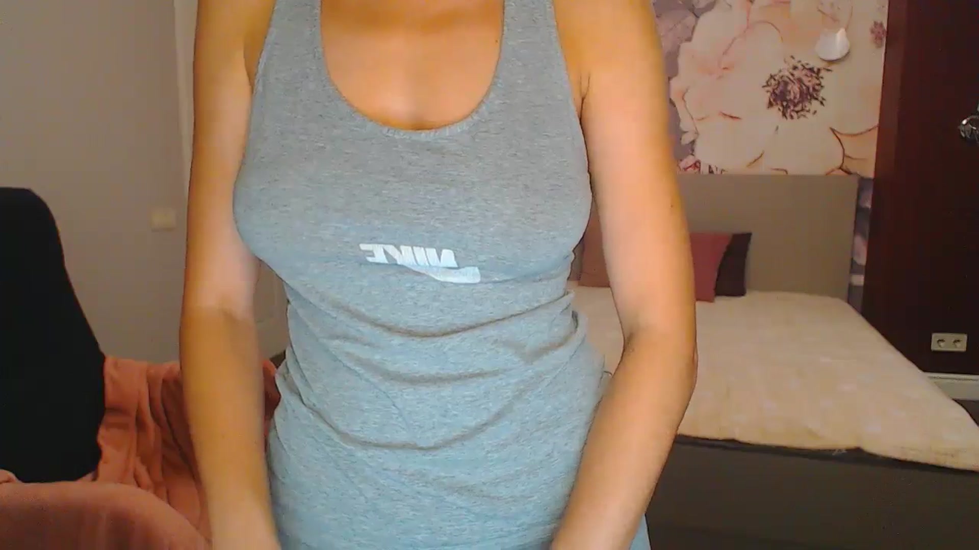 Gallery image thumbnail from Karina_Mils's myfreecams stream on, 08/18/2024, 16:19 image 16 of 20