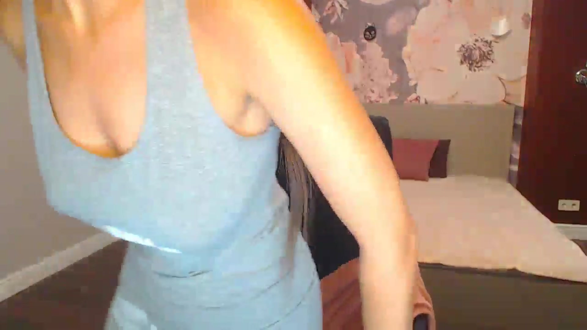 Gallery image thumbnail from Karina_Mils's myfreecams stream on, 08/18/2024, 16:19 image 18 of 20