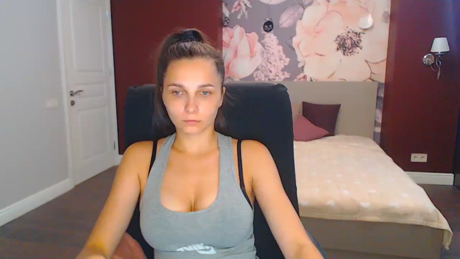 Gallery image thumbnail from Karina_Mils's myfreecams stream on, 08/22/2024, 09:29 image 19 of 20