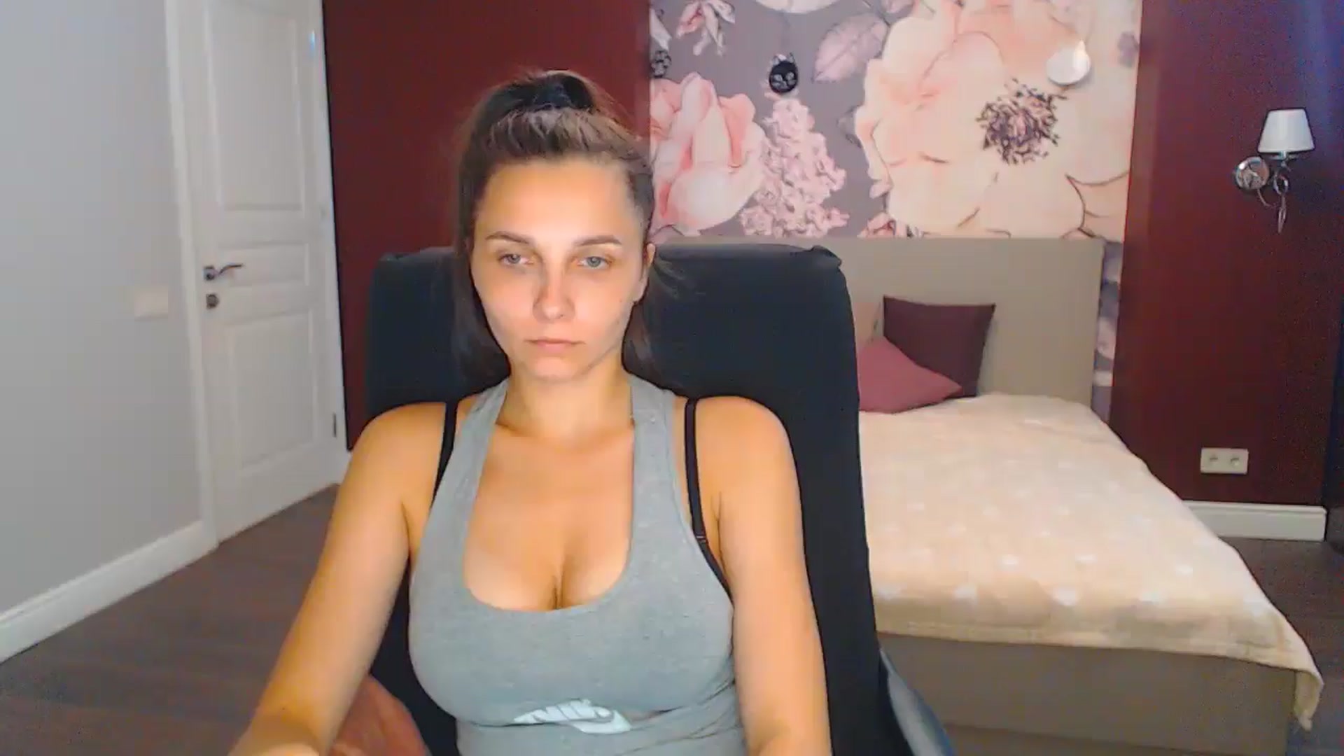 Gallery image thumbnail from Karina_Mils's myfreecams stream on, 08/22/2024, 09:29 image 18 of 20