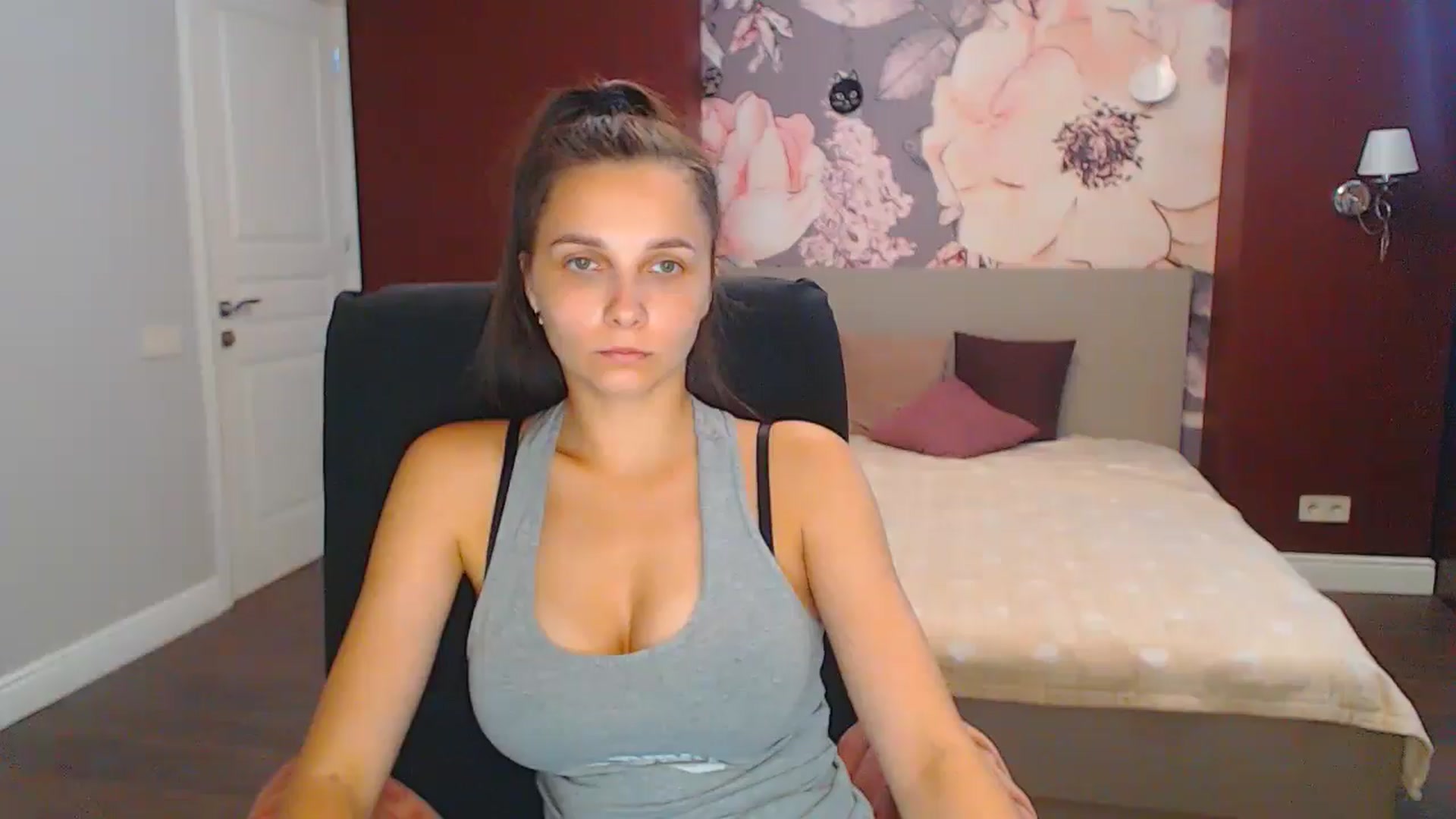 Gallery image thumbnail from Karina_Mils's myfreecams stream on, 08/22/2024, 09:29 image 14 of 20
