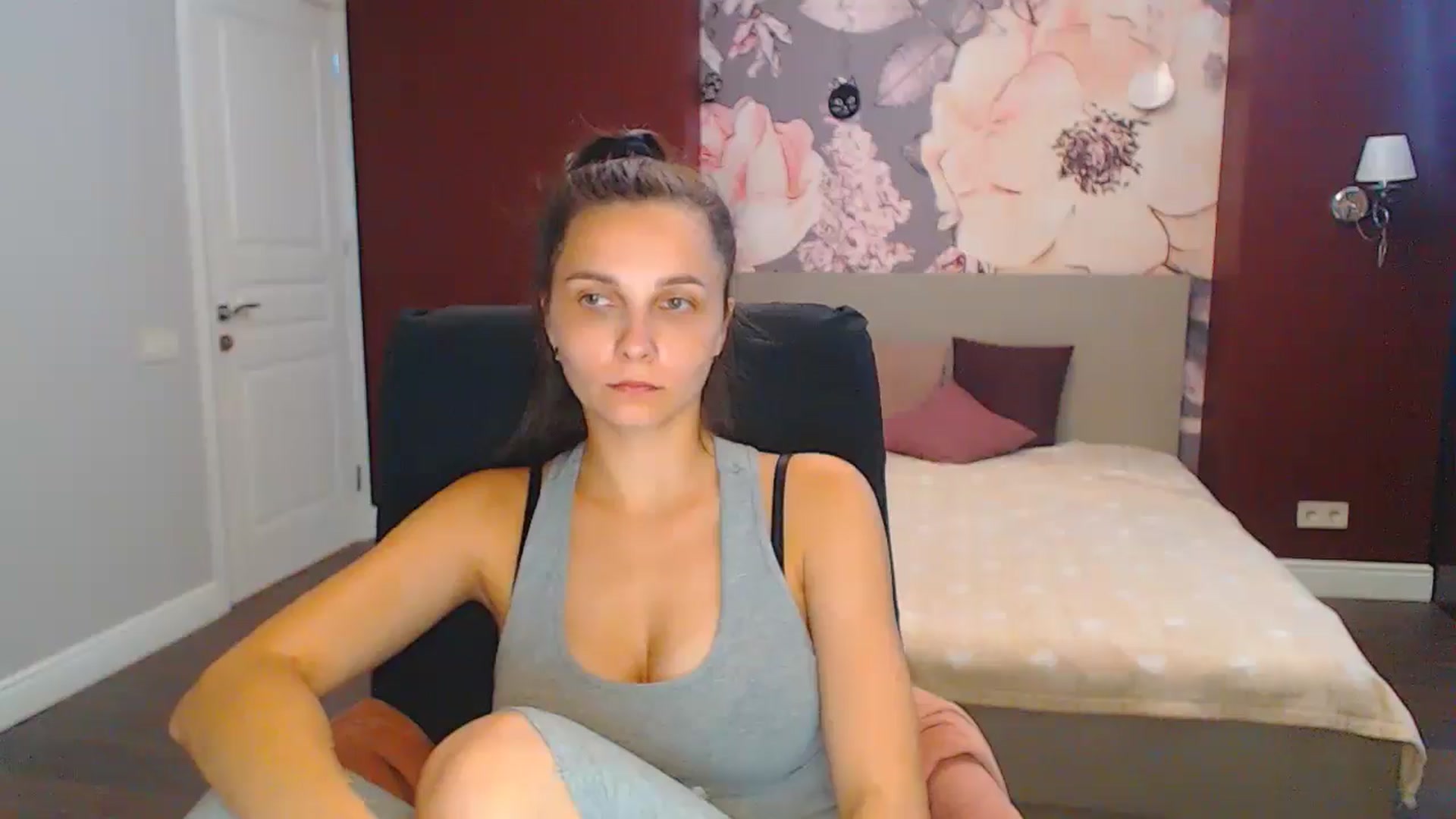 Gallery image thumbnail from Karina_Mils's myfreecams stream on, 08/22/2024, 10:17 image 5 of 20