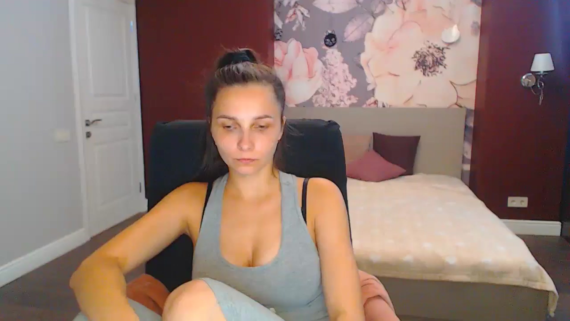 Gallery image thumbnail from Karina_Mils's myfreecams stream on, 08/22/2024, 10:17 image 7 of 20