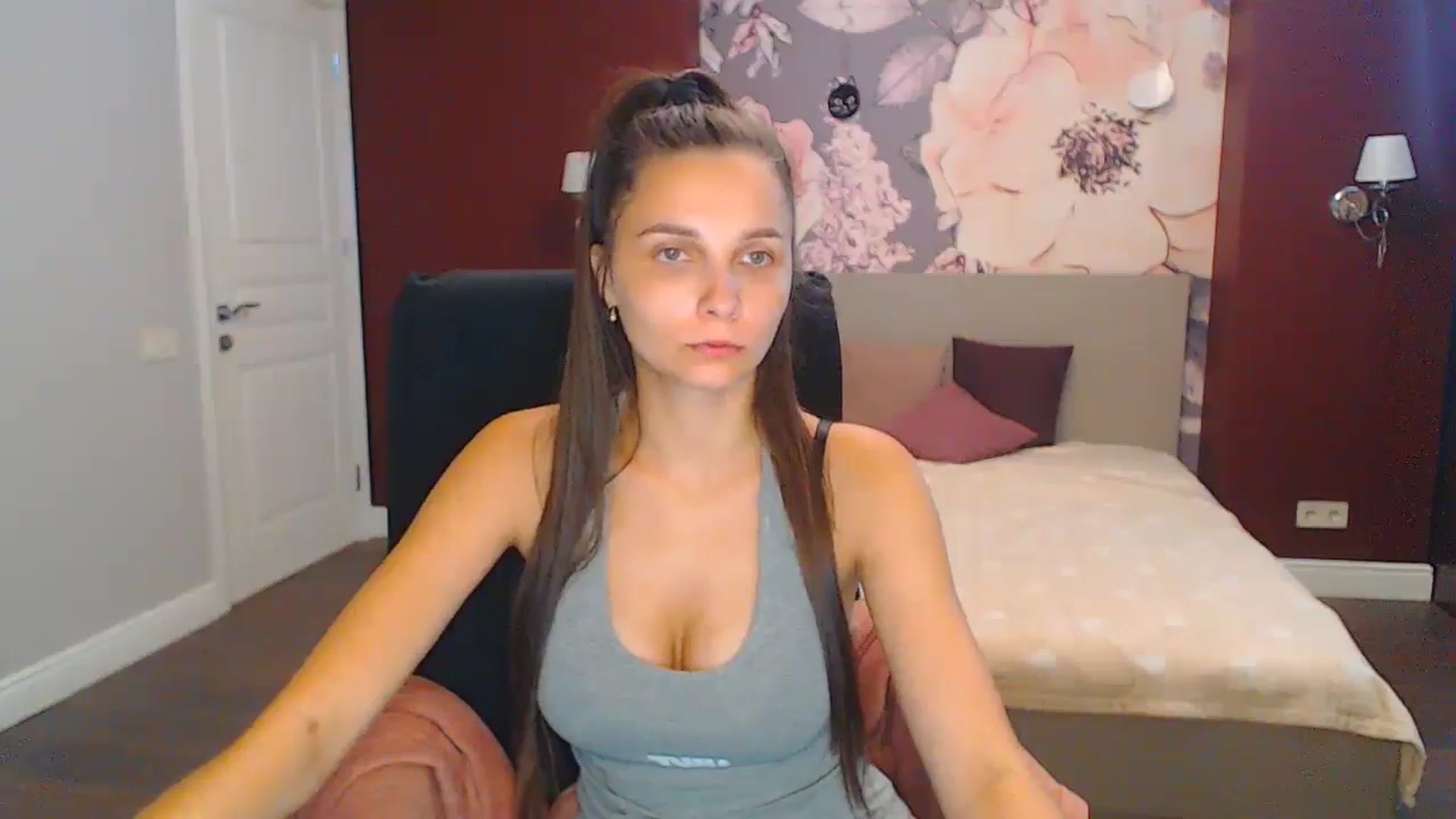 Gallery image thumbnail from Karina_Mils's myfreecams stream on, 08/22/2024, 10:17 image 16 of 20
