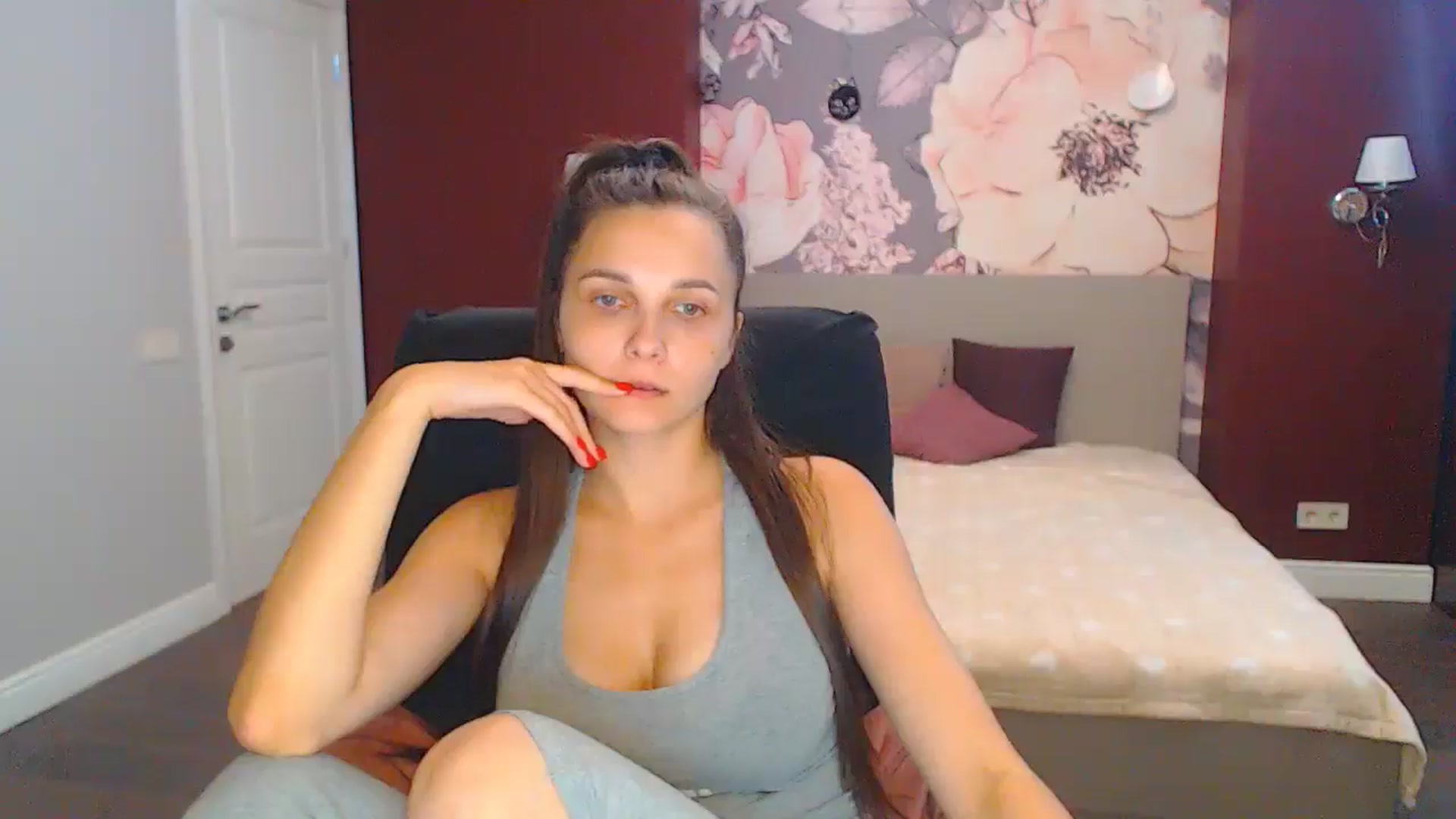 Gallery image thumbnail from Karina_Mils's myfreecams stream on, 08/22/2024, 10:17 image 9 of 20