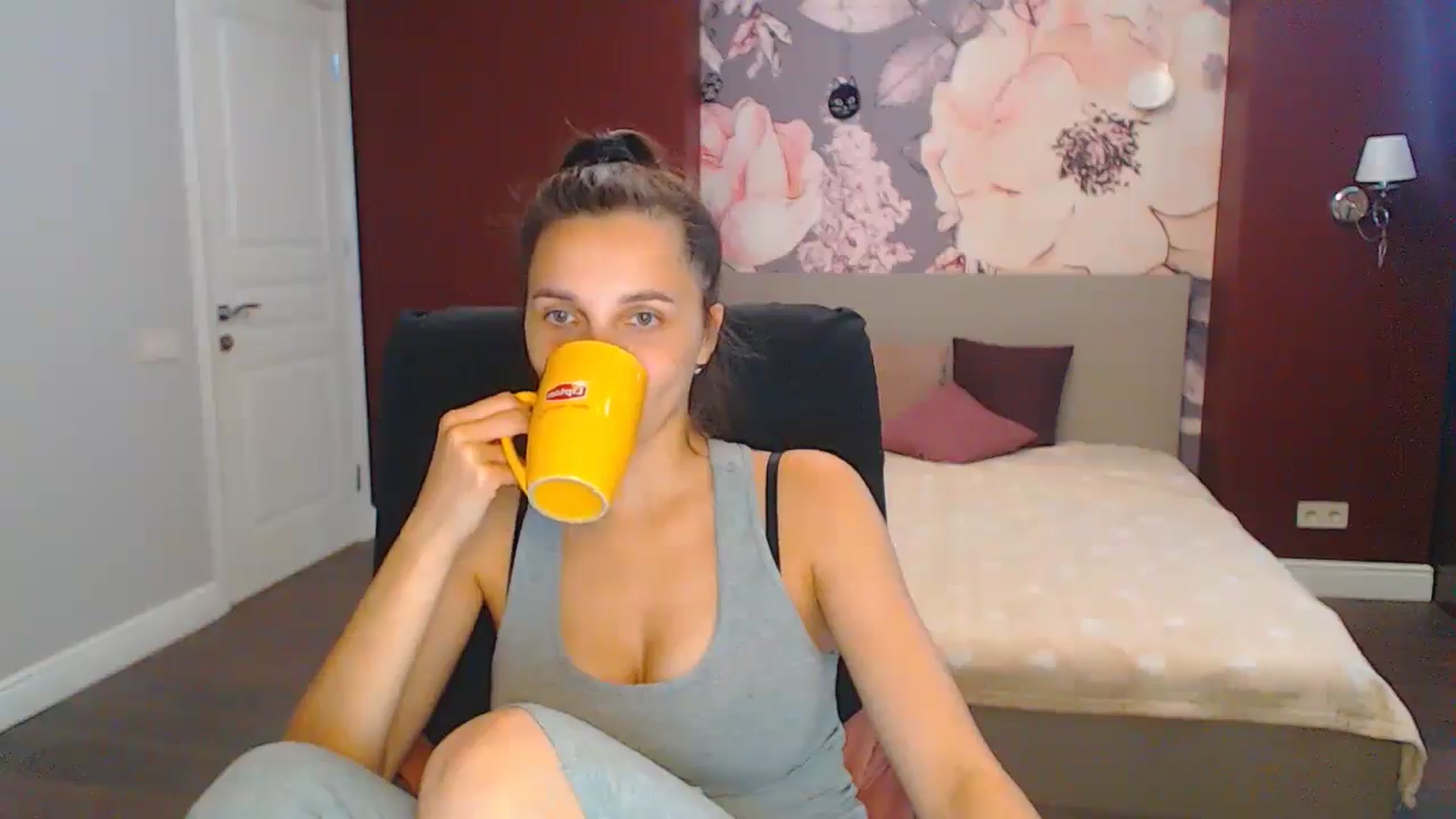 Gallery image thumbnail from Karina_Mils's myfreecams stream on, 08/22/2024, 10:17 image 2 of 20