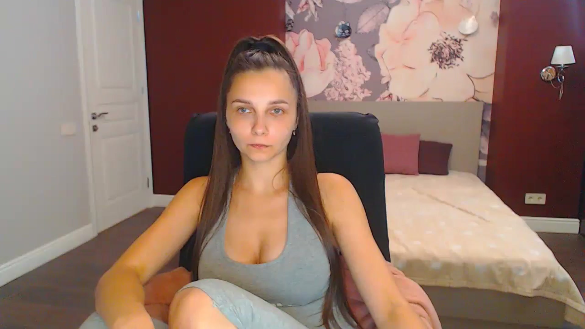 Gallery image thumbnail from Karina_Mils's myfreecams stream on, 08/23/2024, 15:26 image 11 of 20