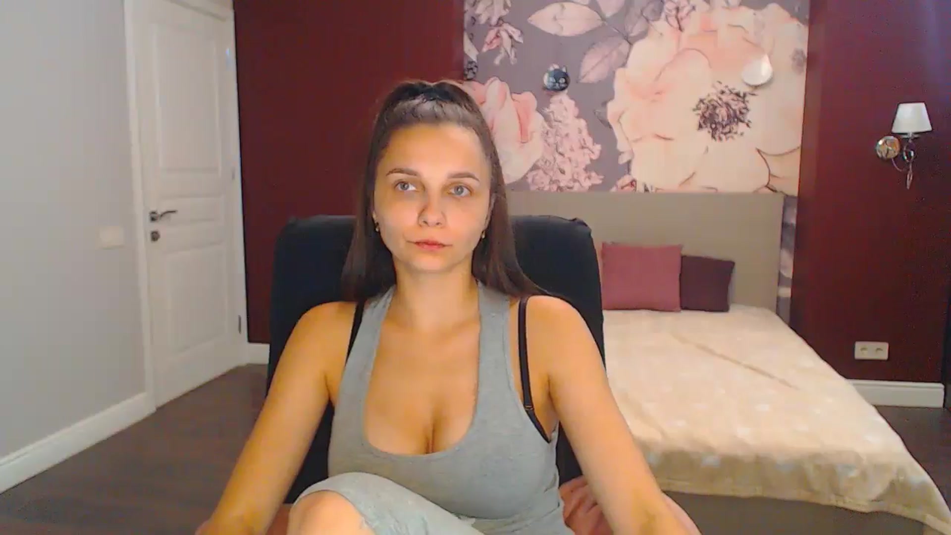 Gallery image thumbnail from Karina_Mils's myfreecams stream on, 08/23/2024, 15:26 image 18 of 20