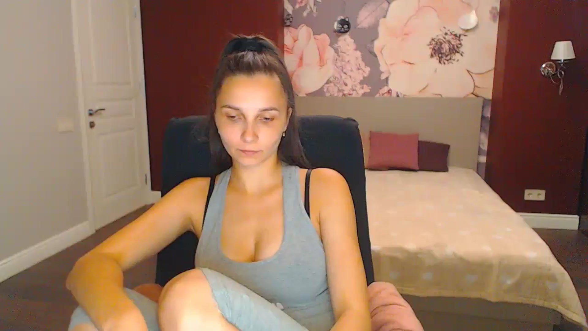 Gallery image thumbnail from Karina_Mils's myfreecams stream on, 08/23/2024, 17:03 image 3 of 20