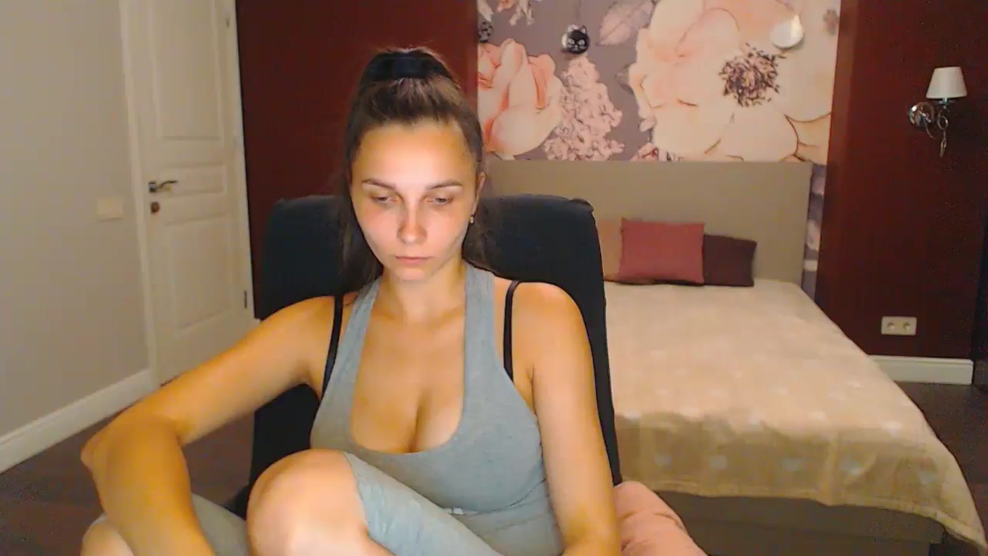 Gallery image thumbnail from Karina_Mils's myfreecams stream on, 08/23/2024, 17:03 image 20 of 20