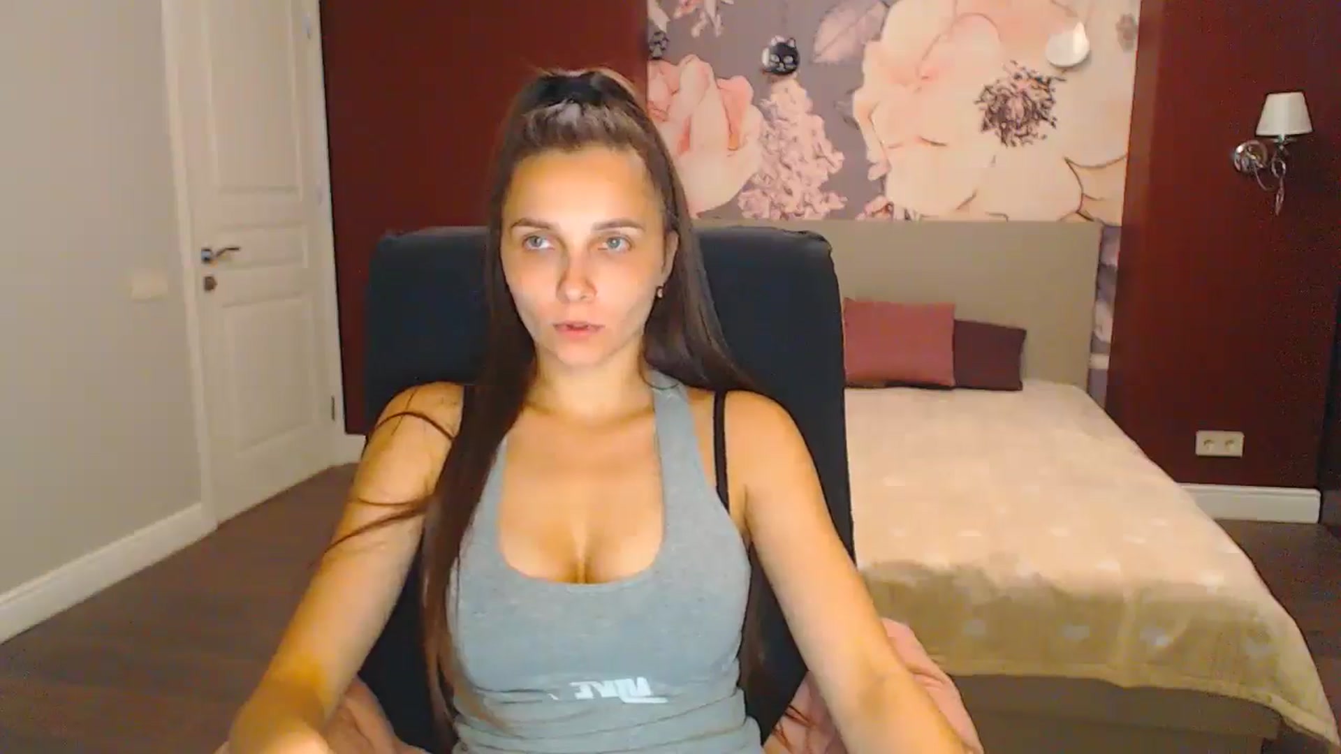 Gallery image thumbnail from Karina_Mils's myfreecams stream on, 08/23/2024, 17:03 image 5 of 20