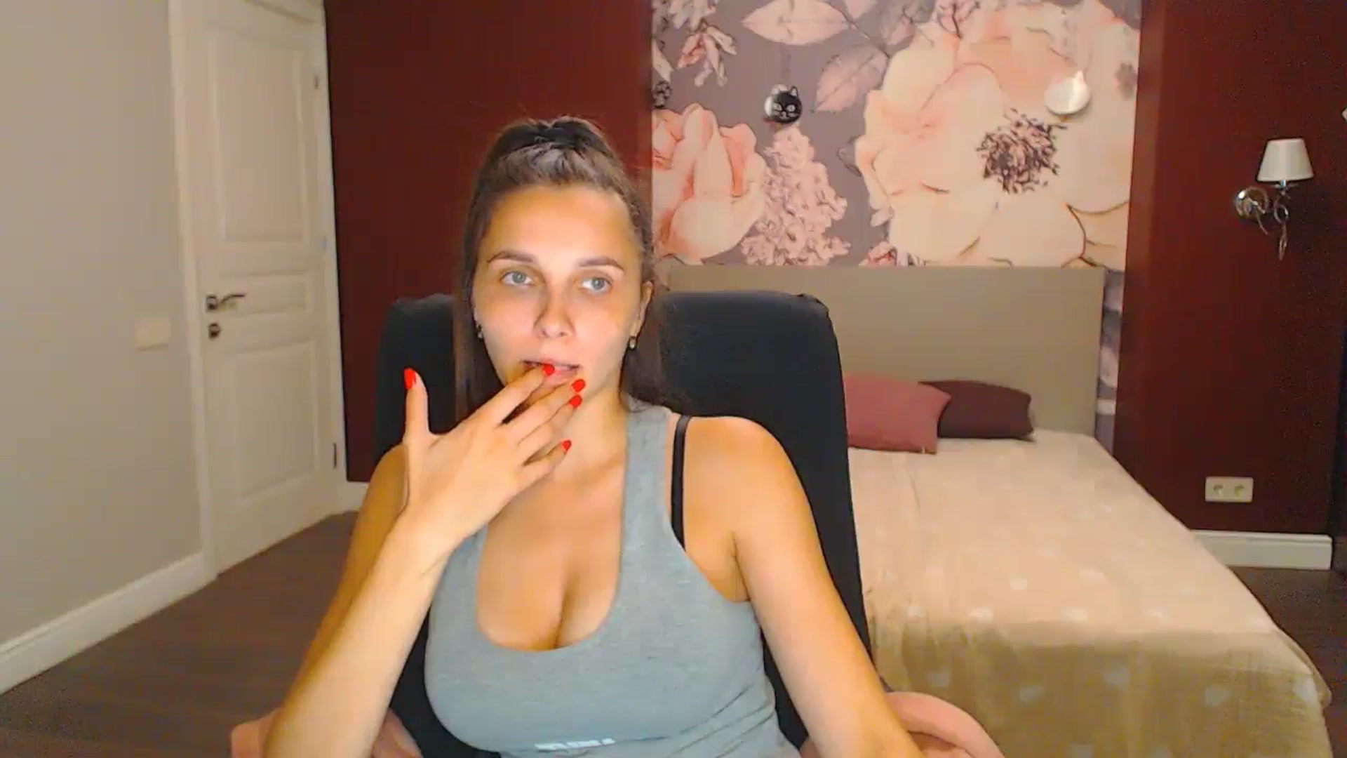 Gallery image thumbnail from Karina_Mils's myfreecams stream on, 08/23/2024, 19:16 image 9 of 20